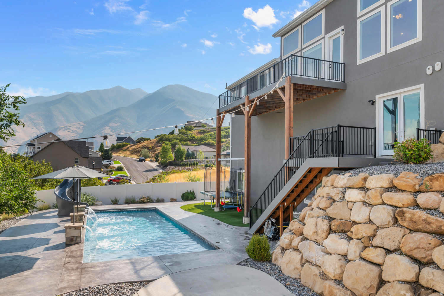 OAKRIDGE COVE - Residential