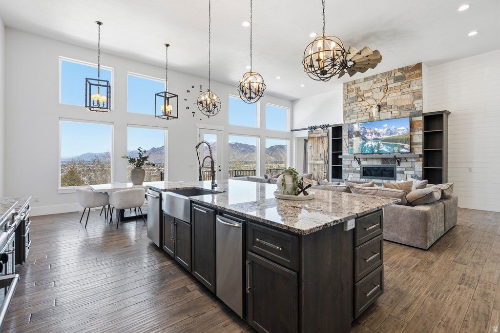 Photo of 2633 OAKRIDGE DR, Spanish Fork, UT 84660 (MLS # 2142331)