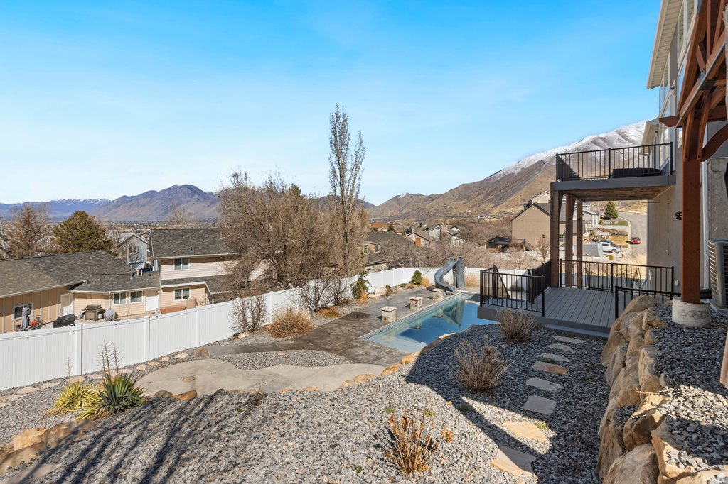 OAKRIDGE COVE - Residential