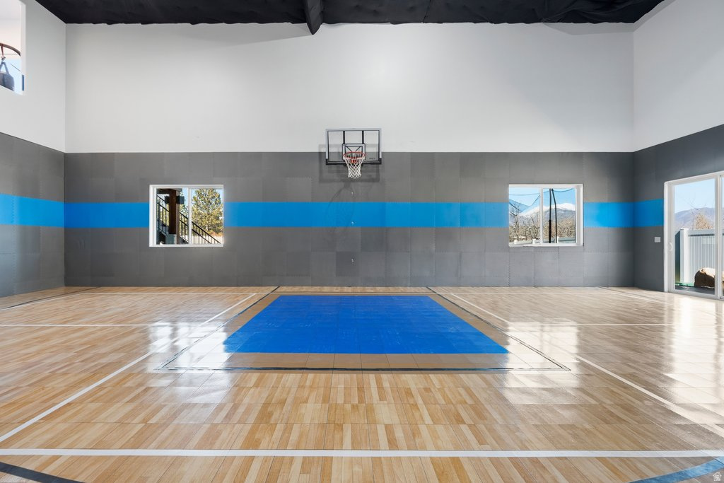 OAKRIDGE COVE - Residential