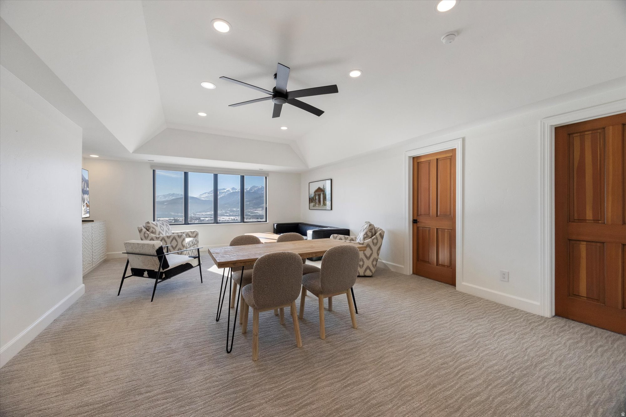 TRAPPERS RIDGE - Residential