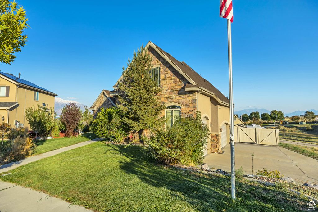 Photo of 2868 S COTTONTAIL LOOP, Saratoga Springs, UT 84045 (MLS # 2116139)