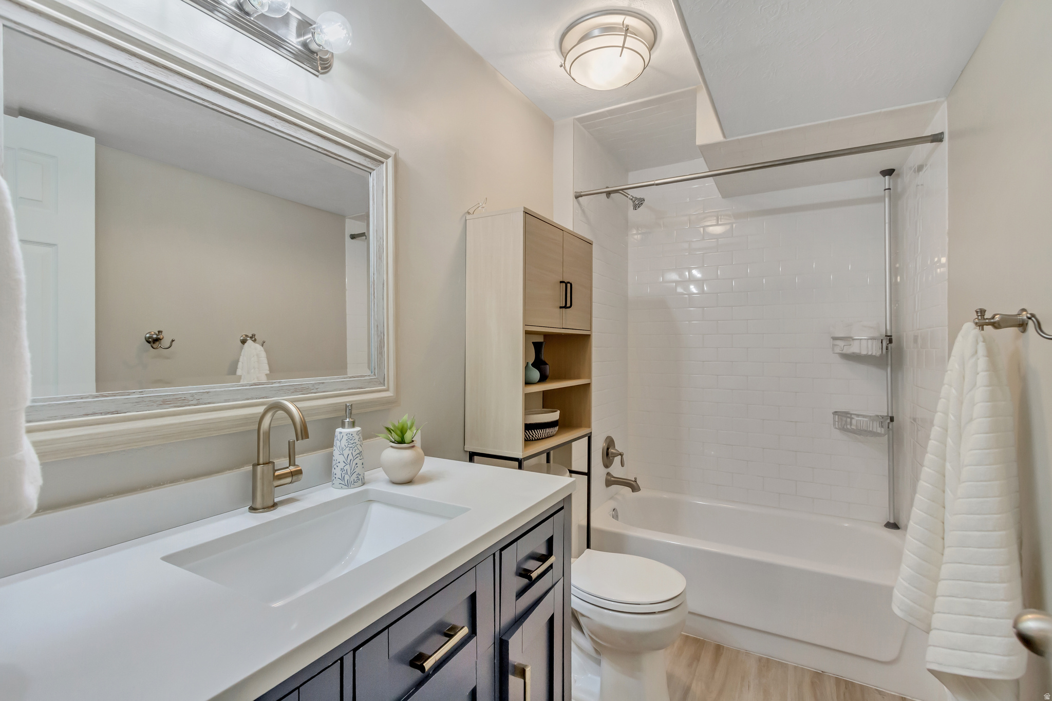 HUNTERS CREEK - Residential