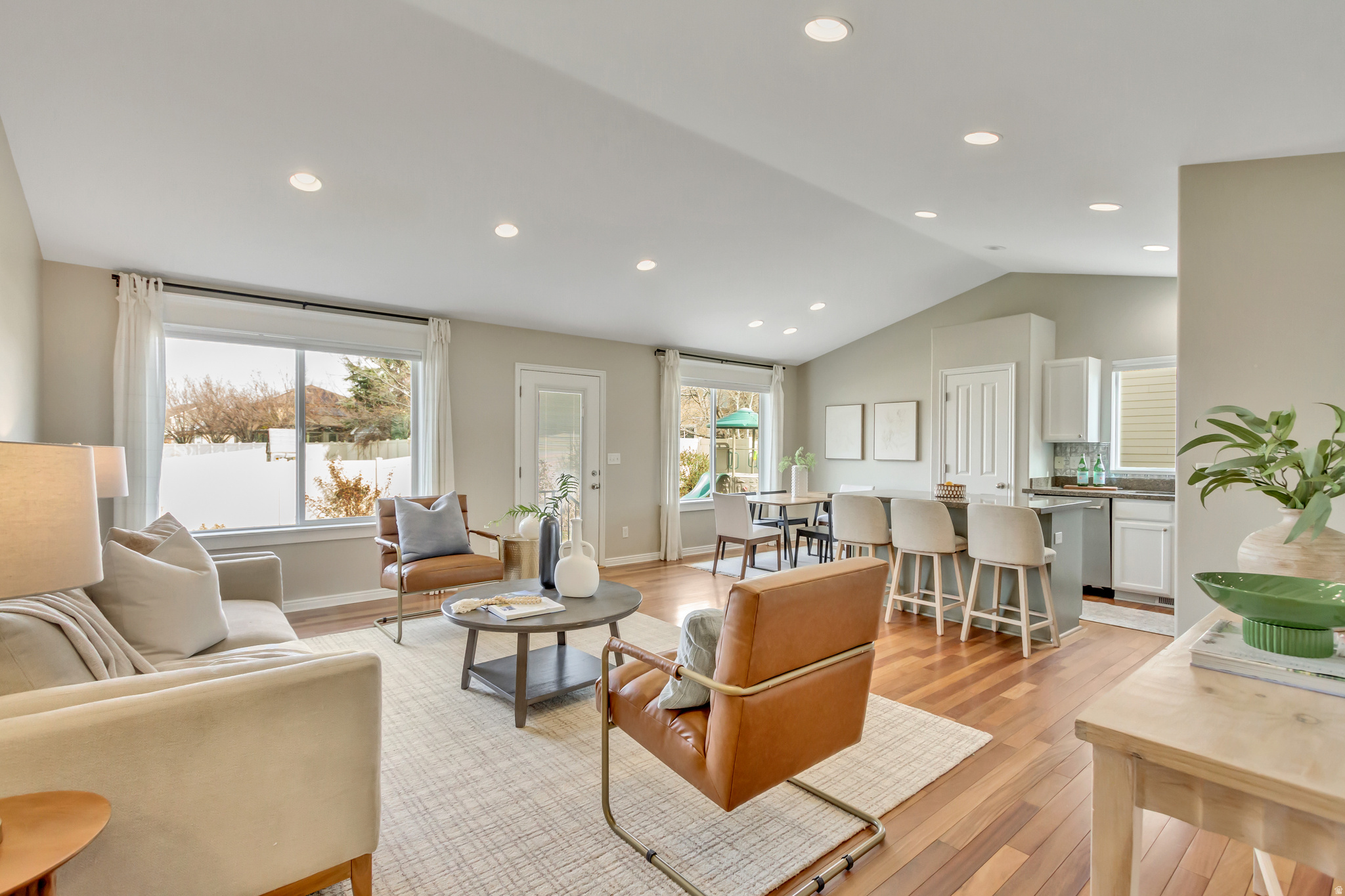 2172 W RIFLEMAN DR N