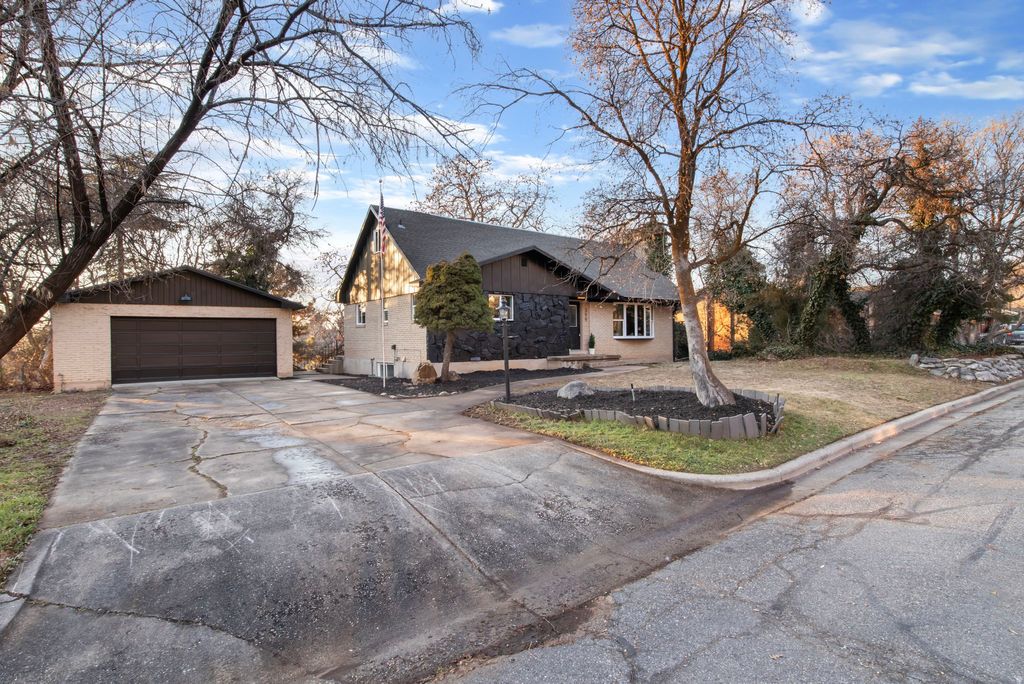 Photo of 399 S STIRLING DR E, Fruit Heights, UT 84037 (MLS # 2135780)