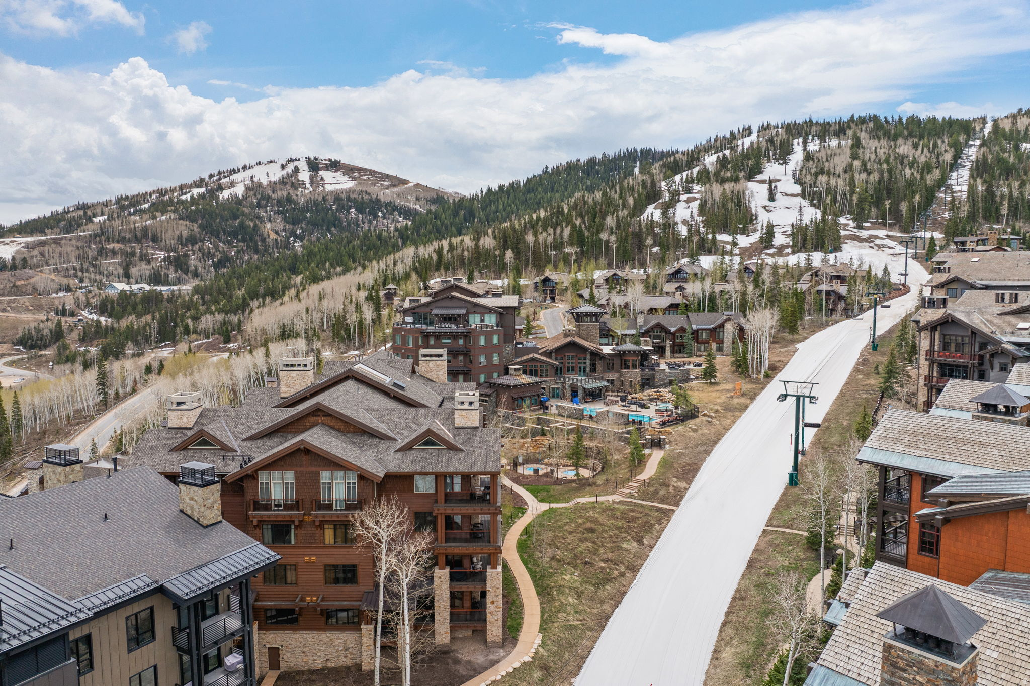 SHOOTING STAR LODGE CONDO - Residential