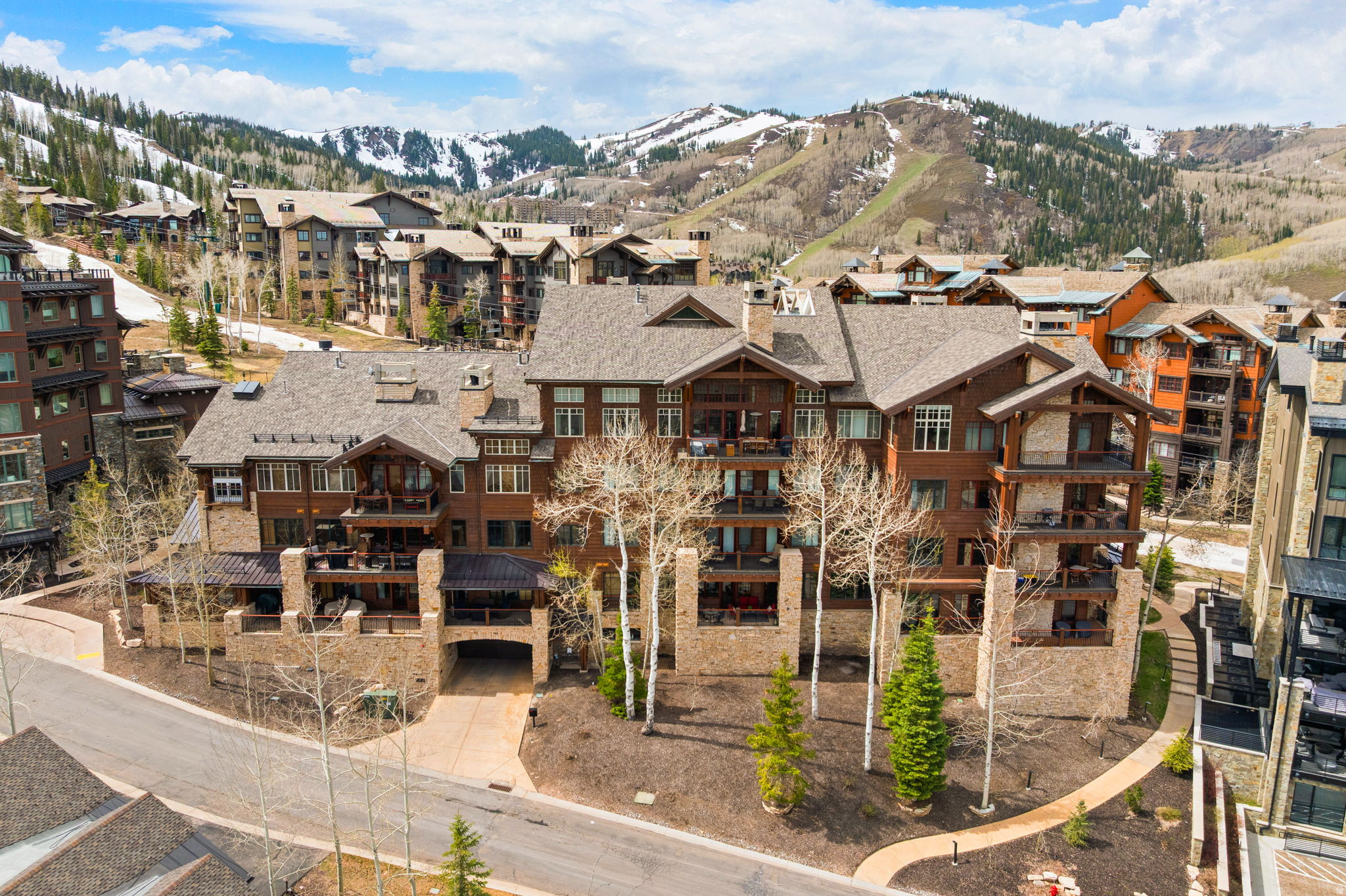 SHOOTING STAR LODGE CONDO - Residential