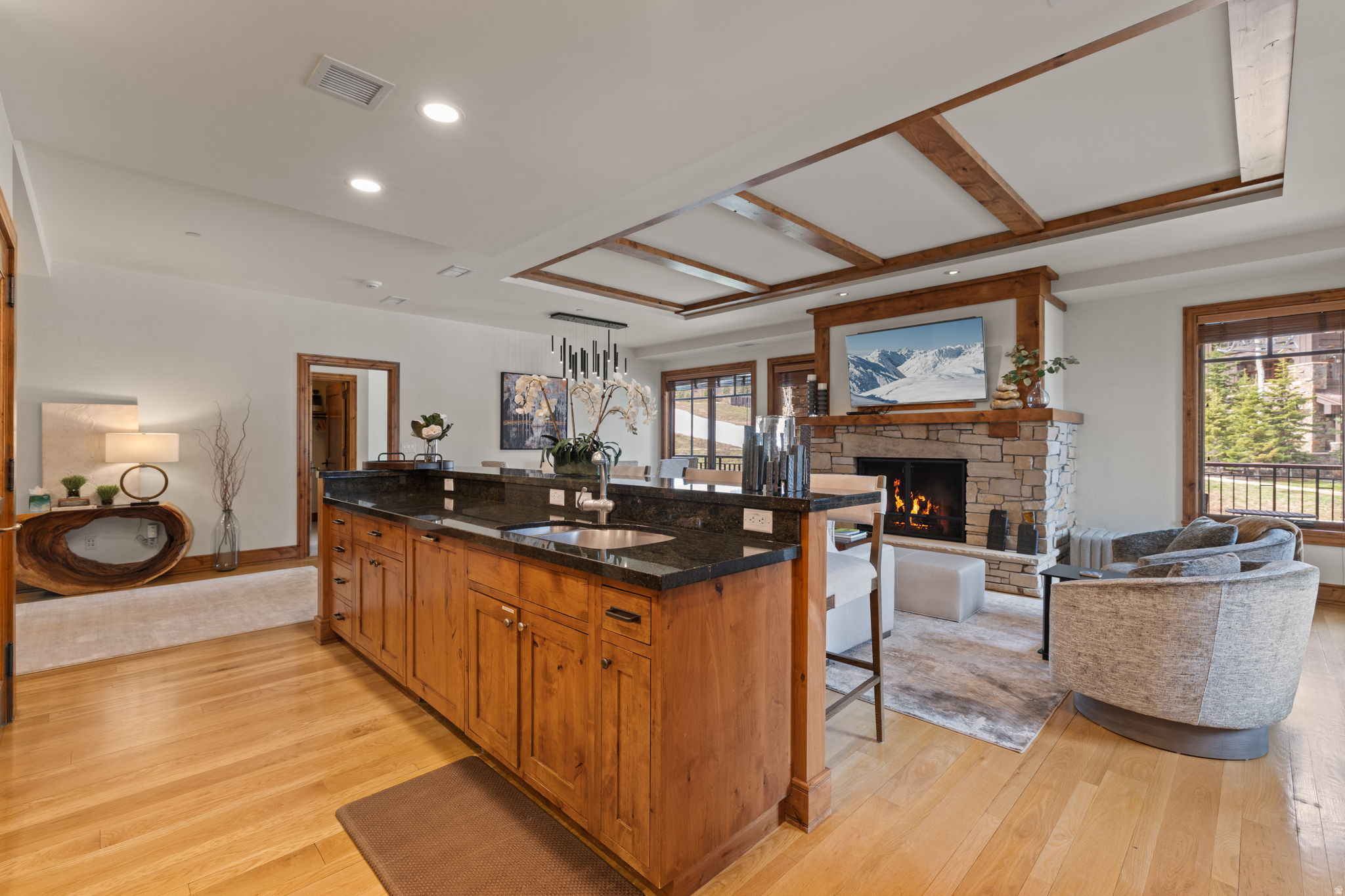 SHOOTING STAR LODGE CONDO - Residential