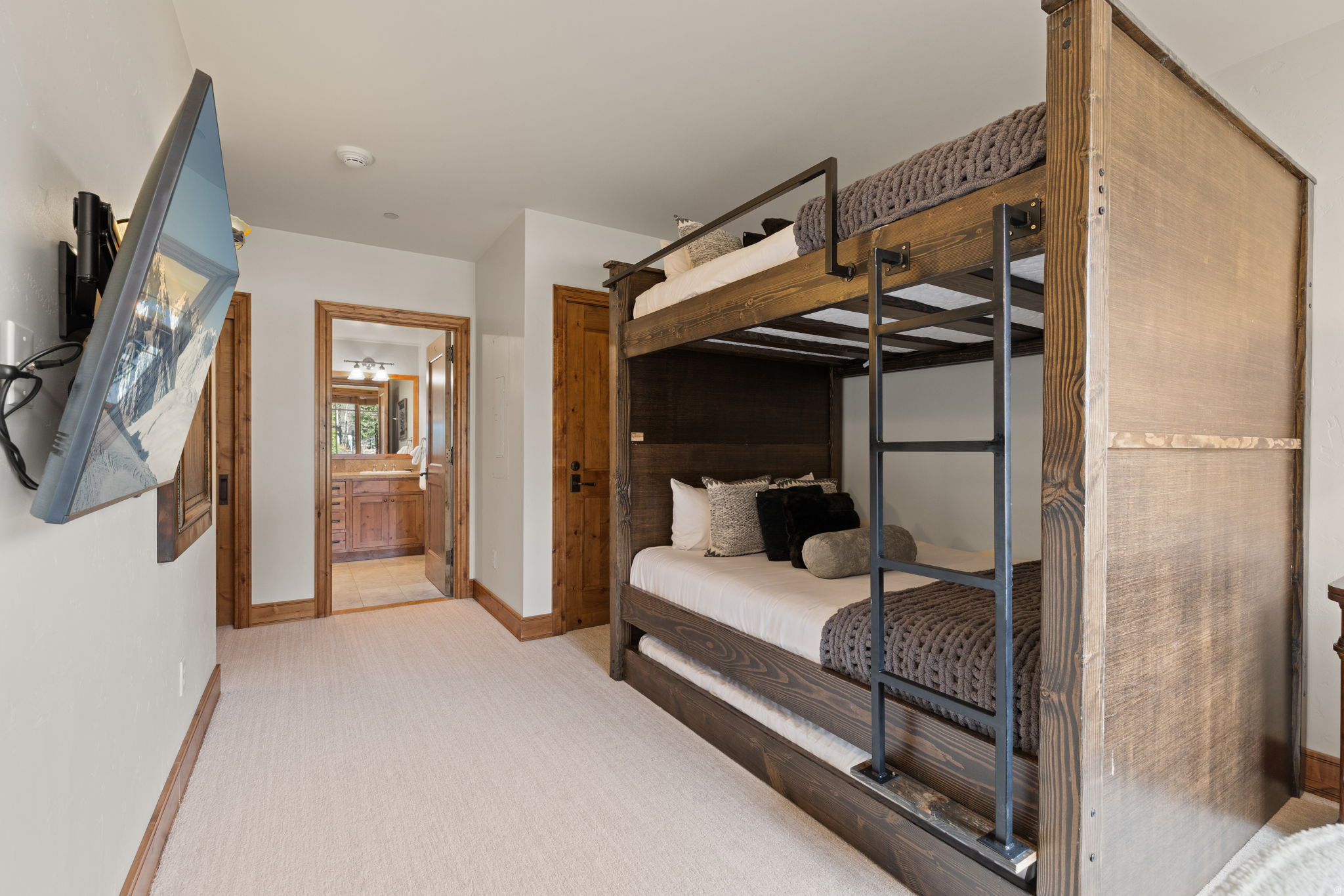 SHOOTING STAR LODGE CONDO - Residential