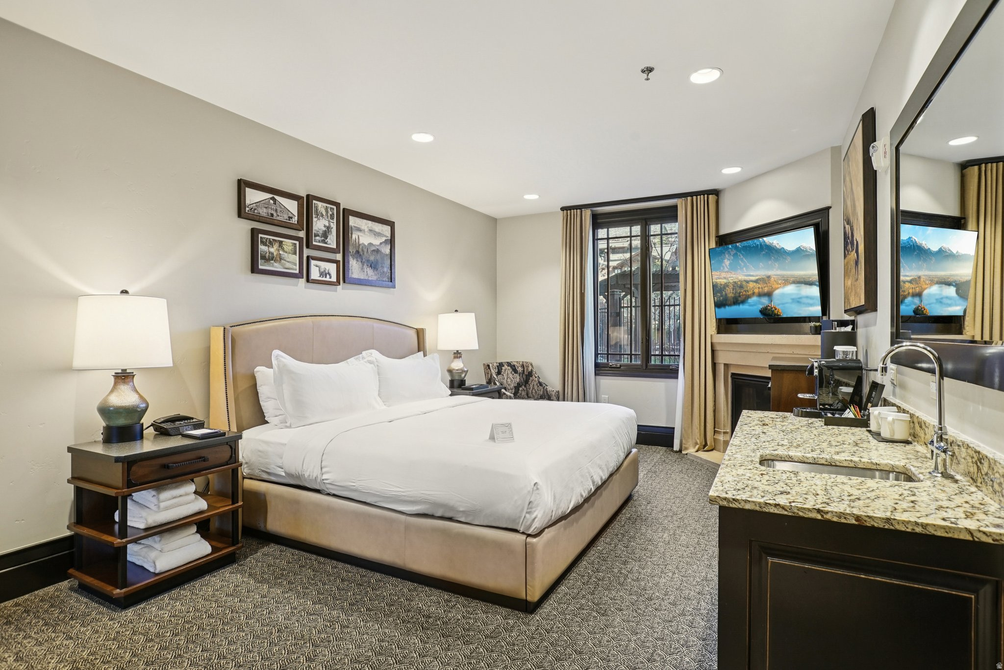 WALDORF ASTORIA - Residential