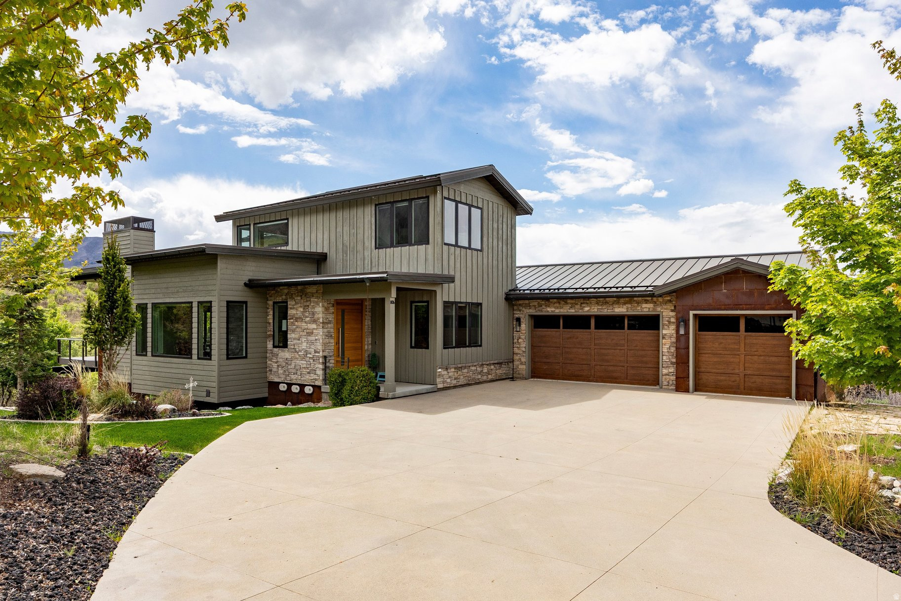 SUMMIT CREEK - Residential
