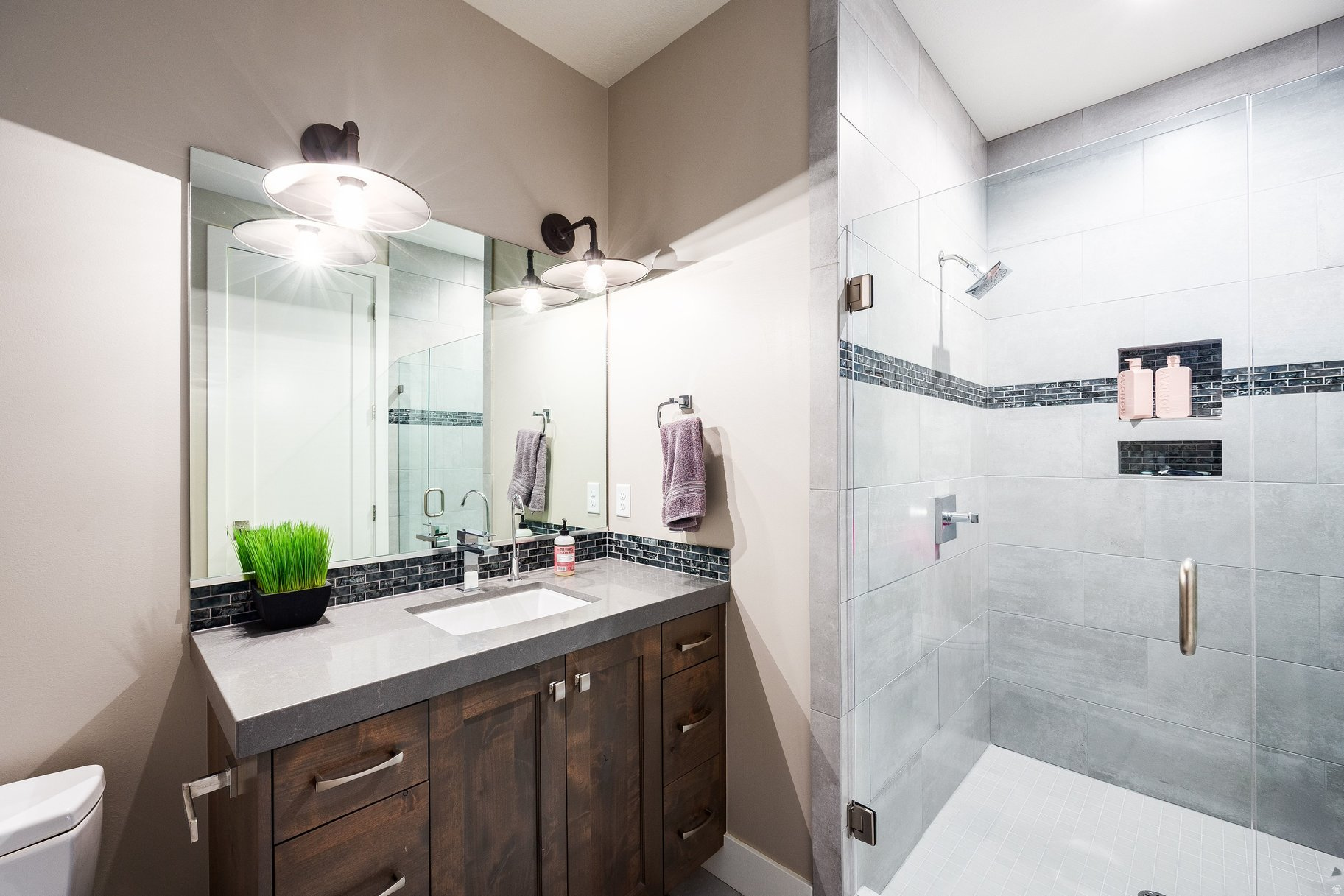 SUMMIT CREEK - Residential