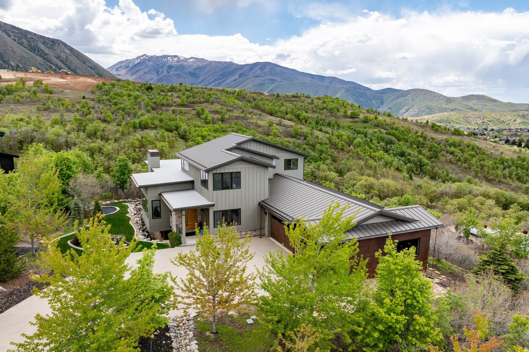 SUMMIT CREEK - Residential