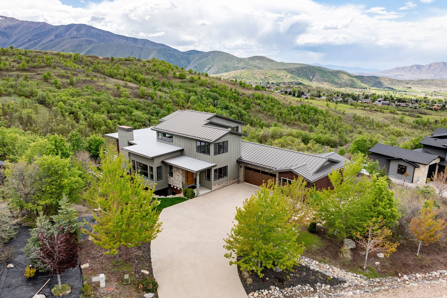 SUMMIT CREEK - Residential