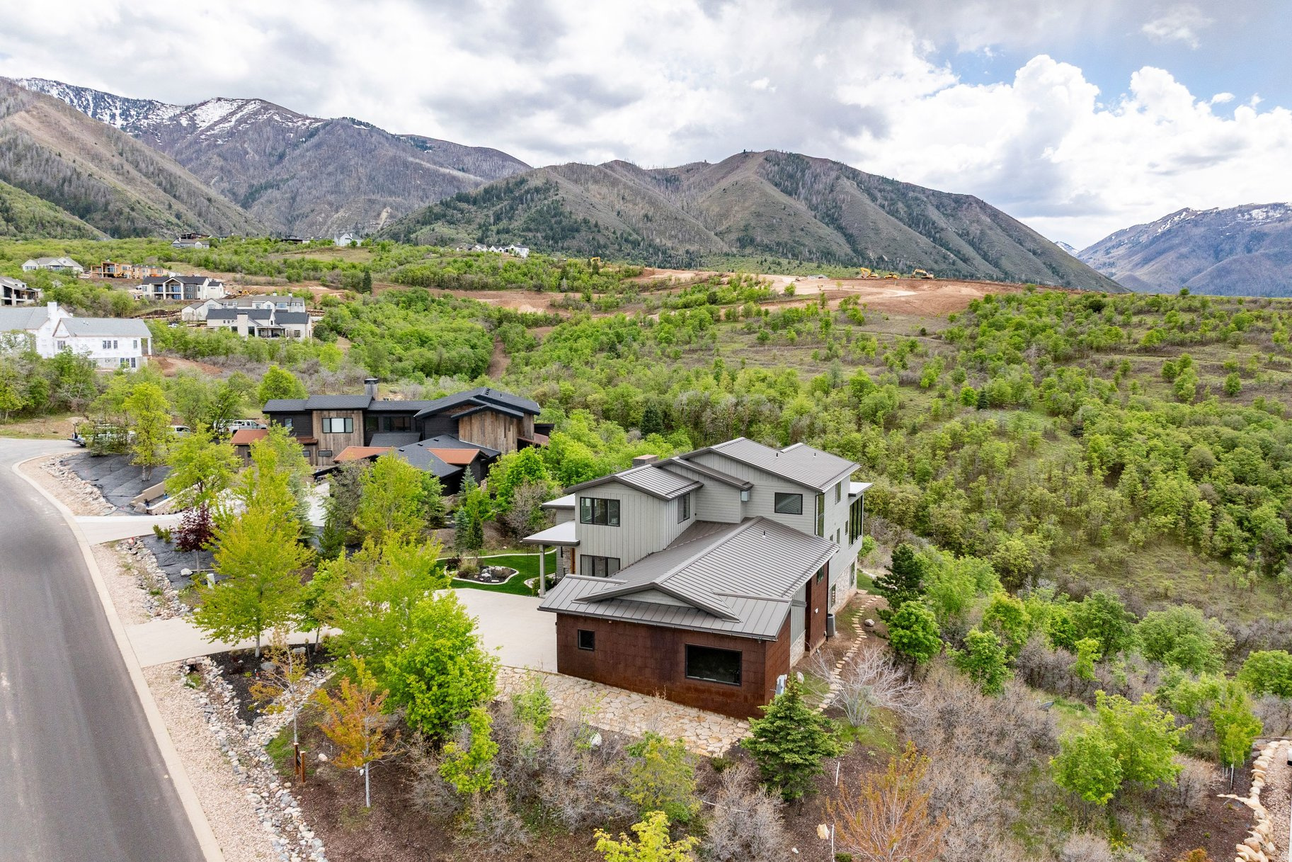 SUMMIT CREEK - Residential