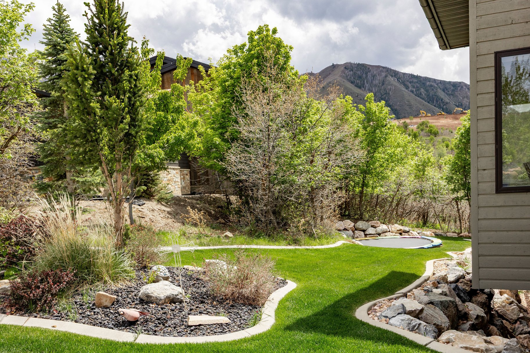 SUMMIT CREEK - Residential