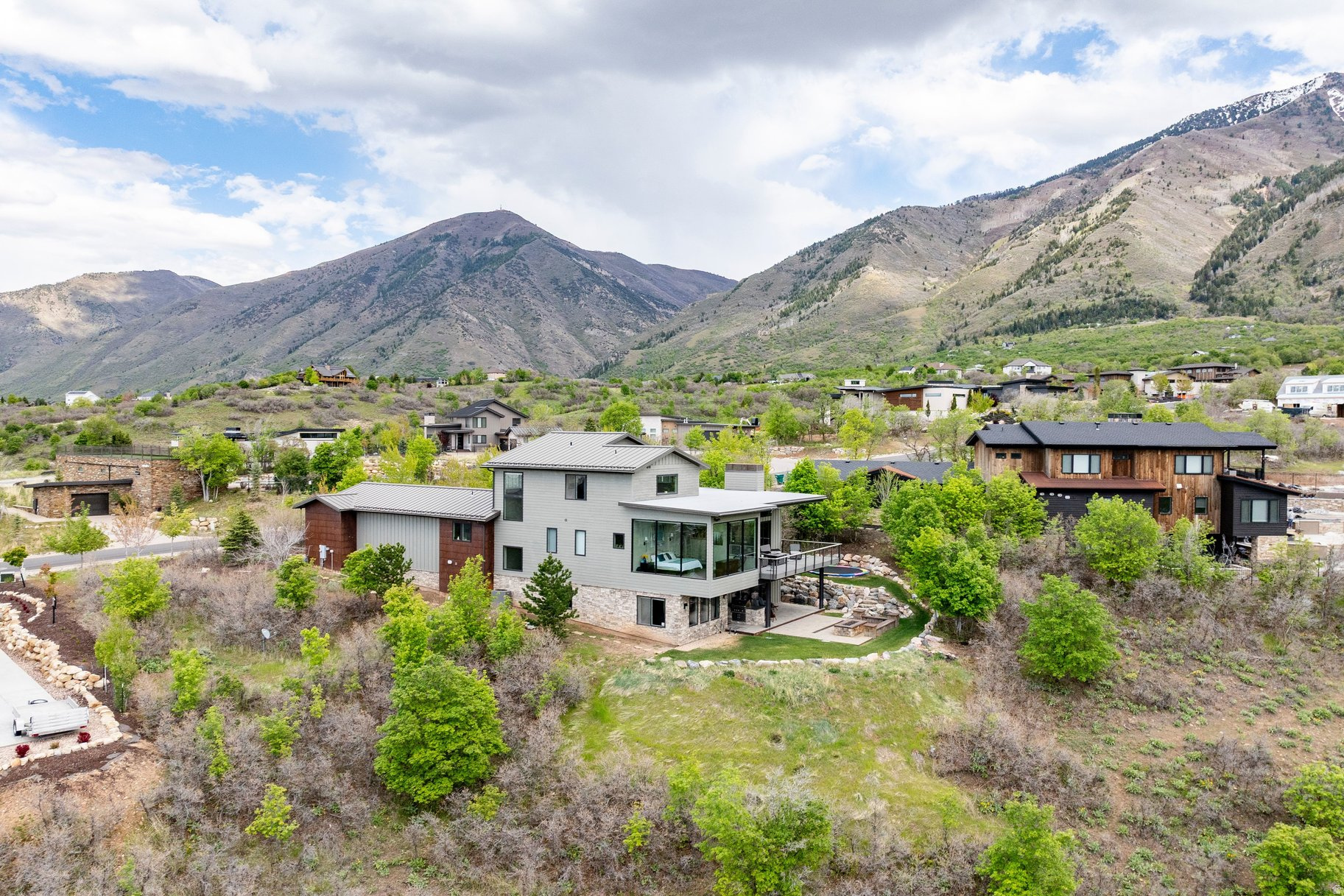 SUMMIT CREEK - Residential