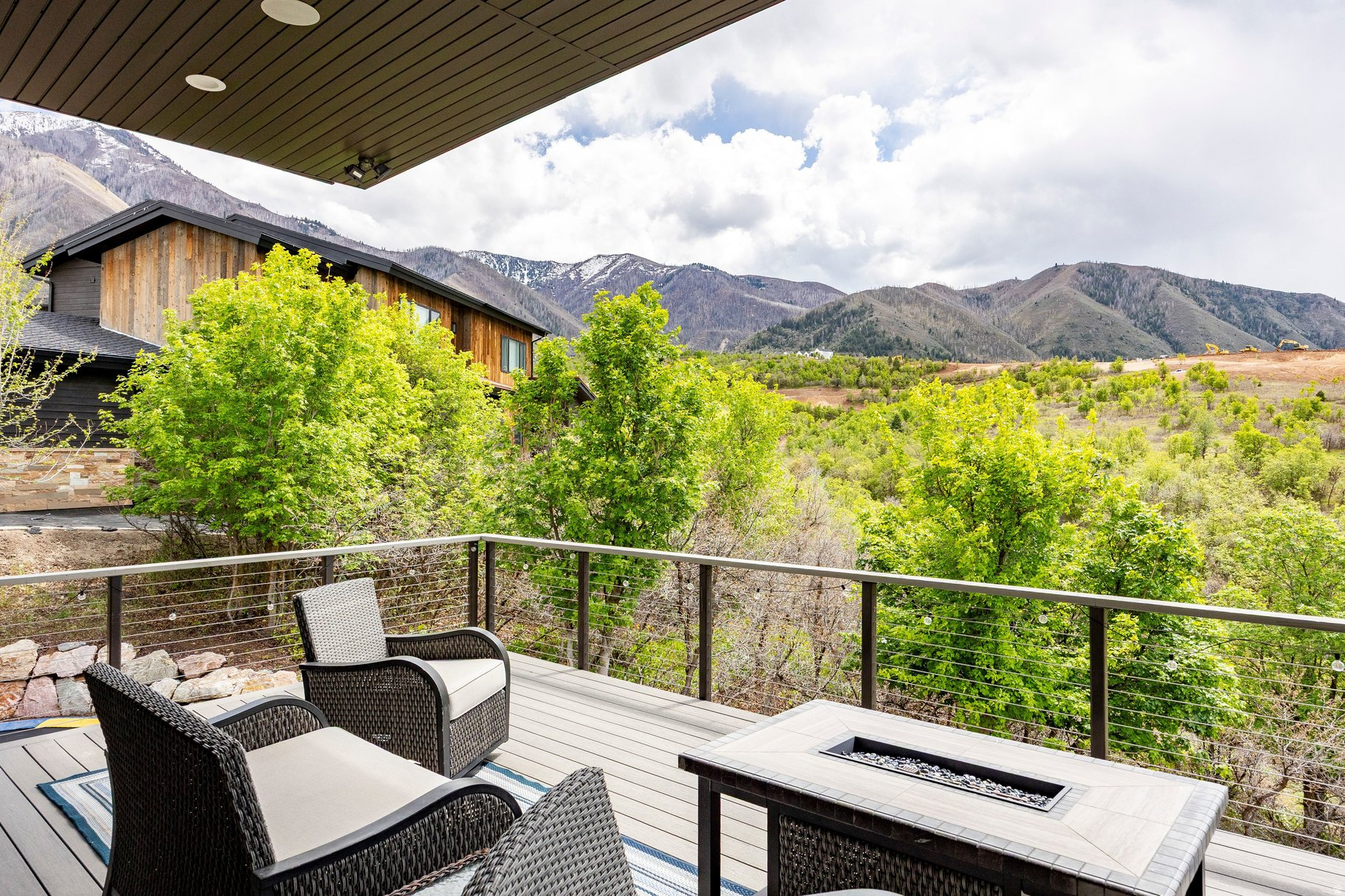 SUMMIT CREEK - Residential