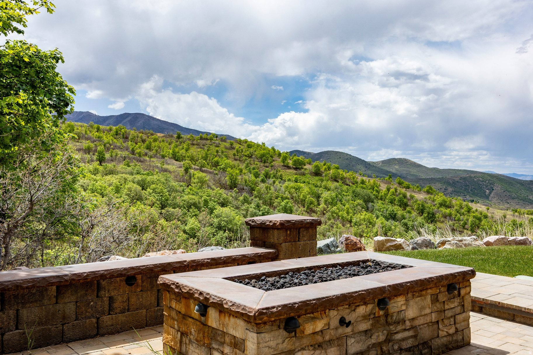 SUMMIT CREEK - Residential