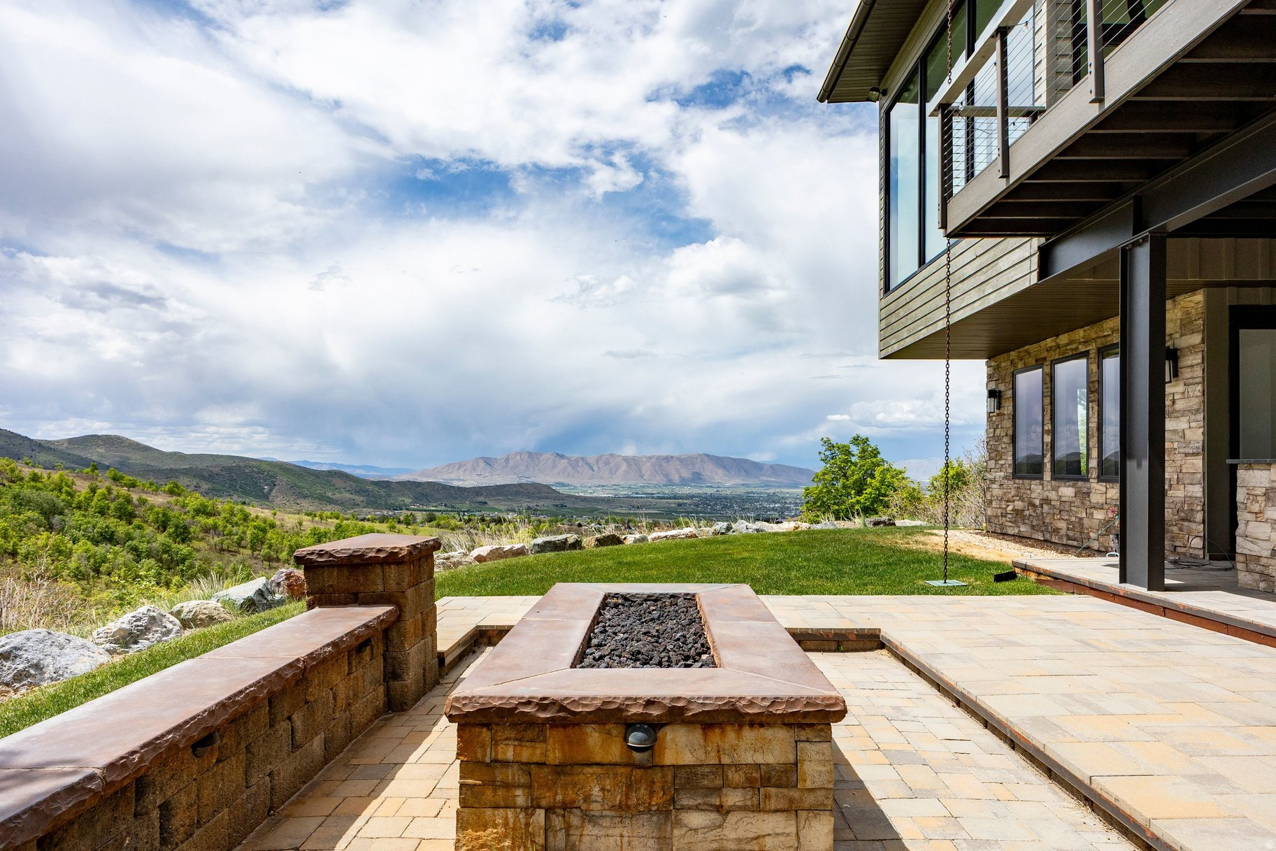 SUMMIT CREEK - Residential