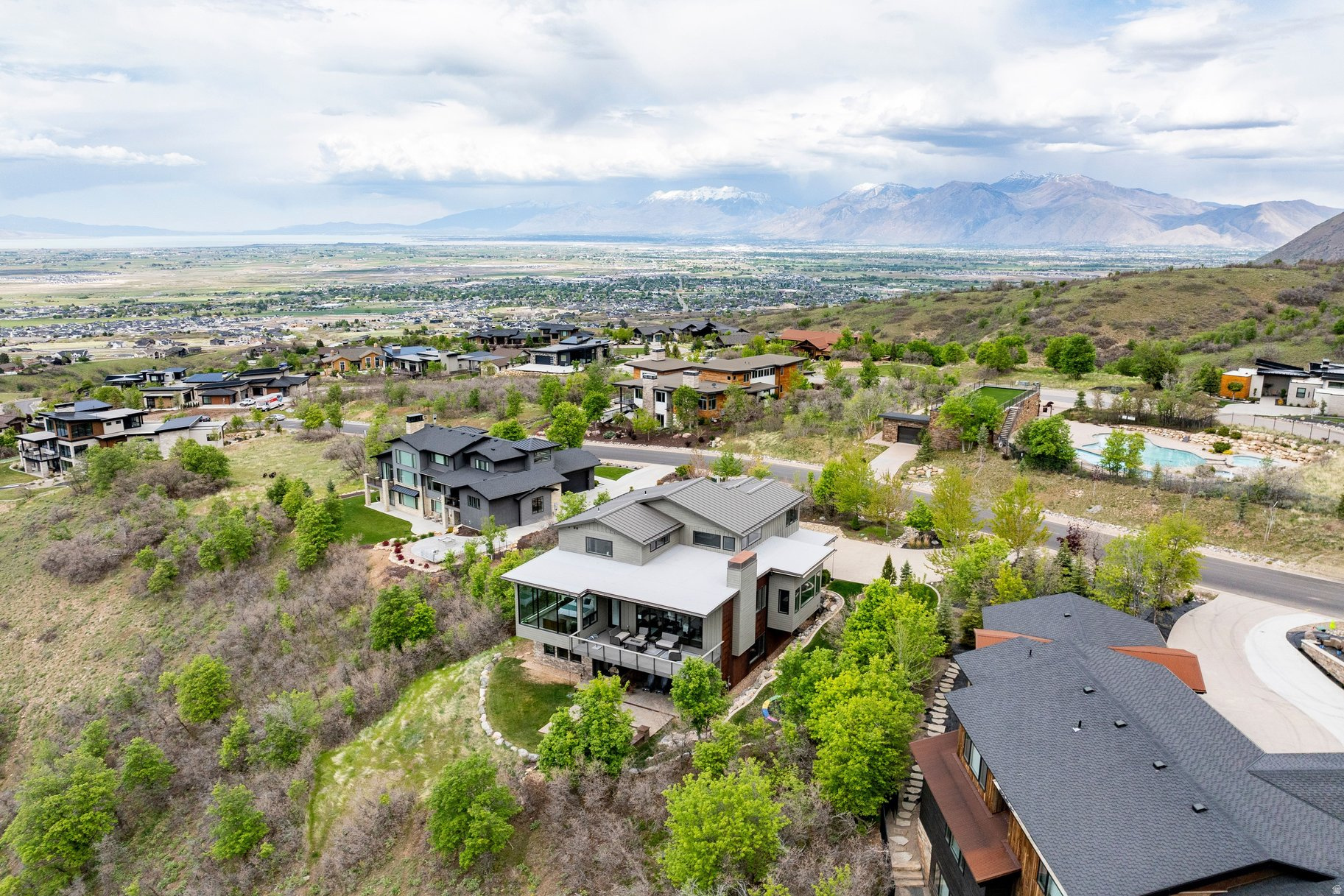 SUMMIT CREEK - Residential