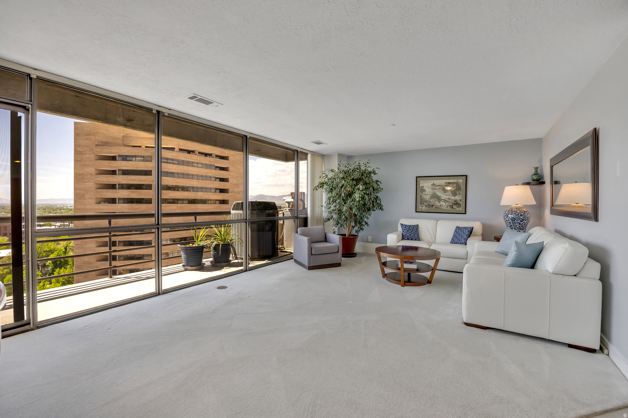 GOVERNORS PLAZA - Residential