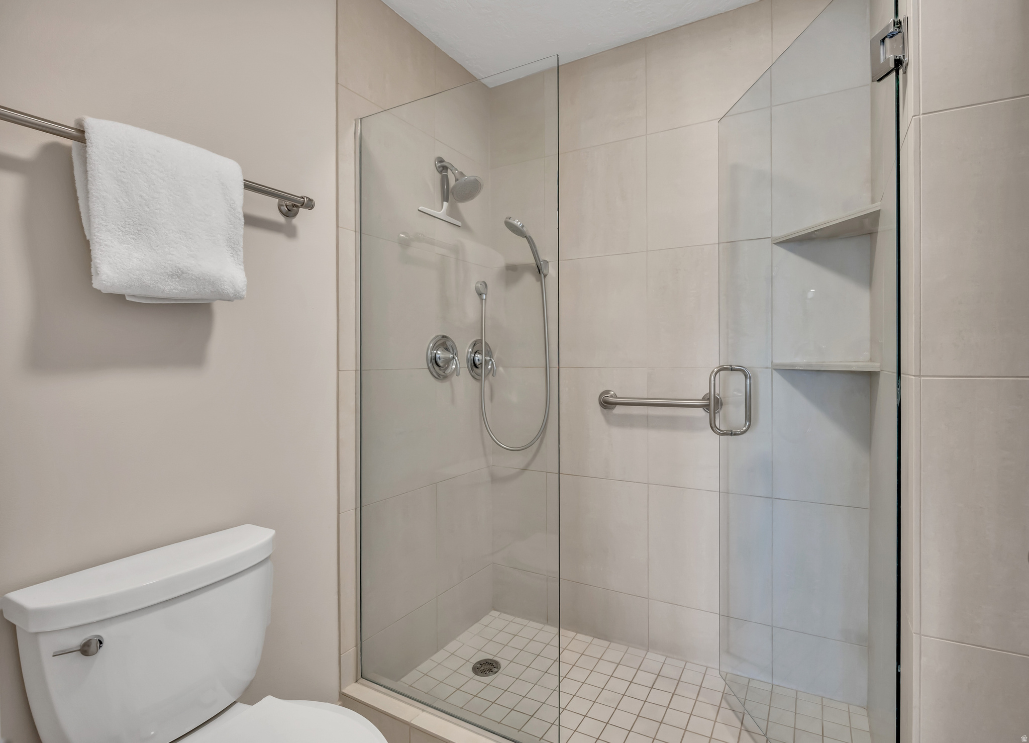 GOVERNORS PLAZA - Residential