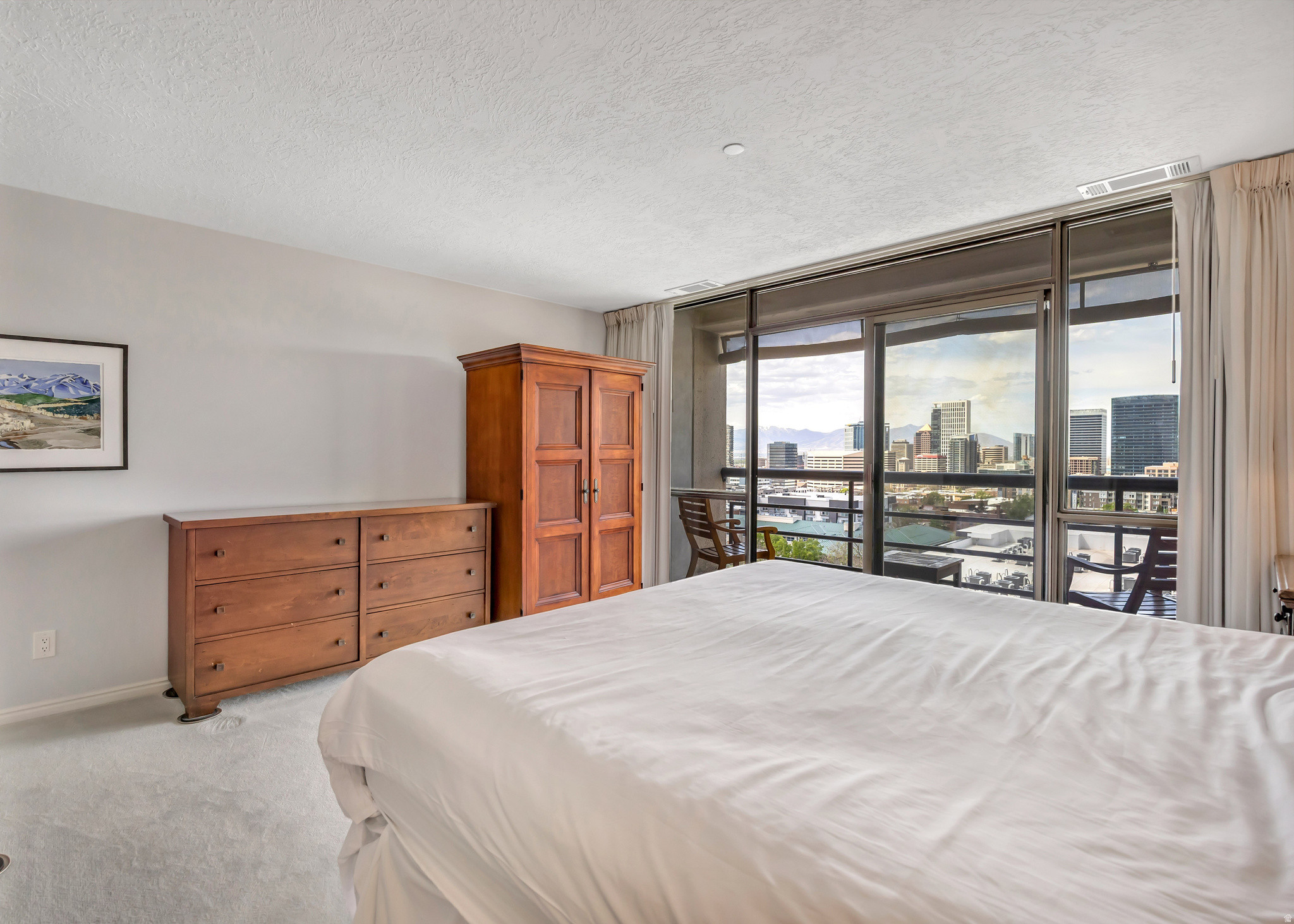 GOVERNORS PLAZA - Residential