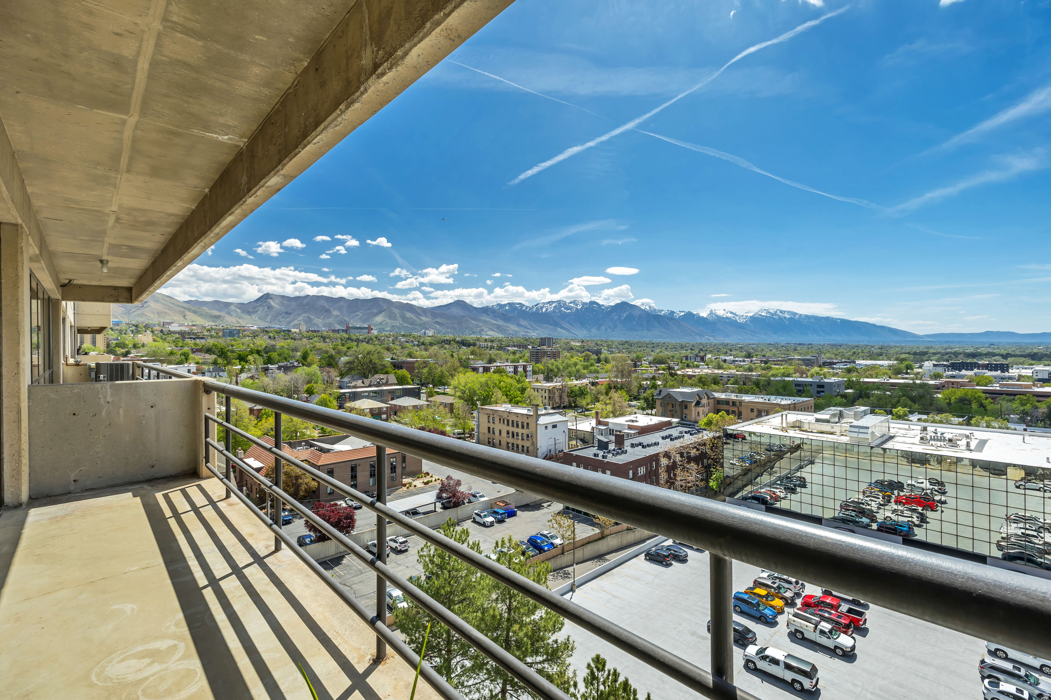 GOVERNORS PLAZA - Residential