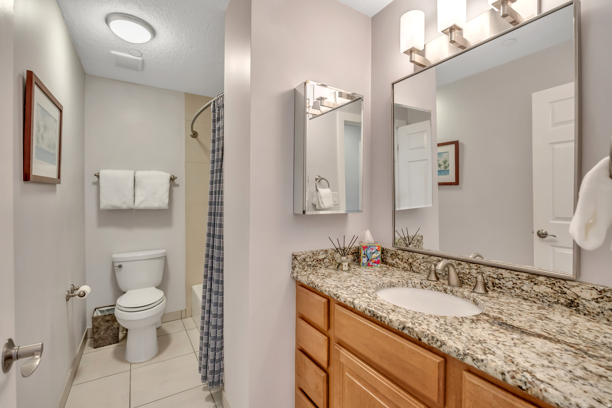 GOVERNORS PLAZA - Residential