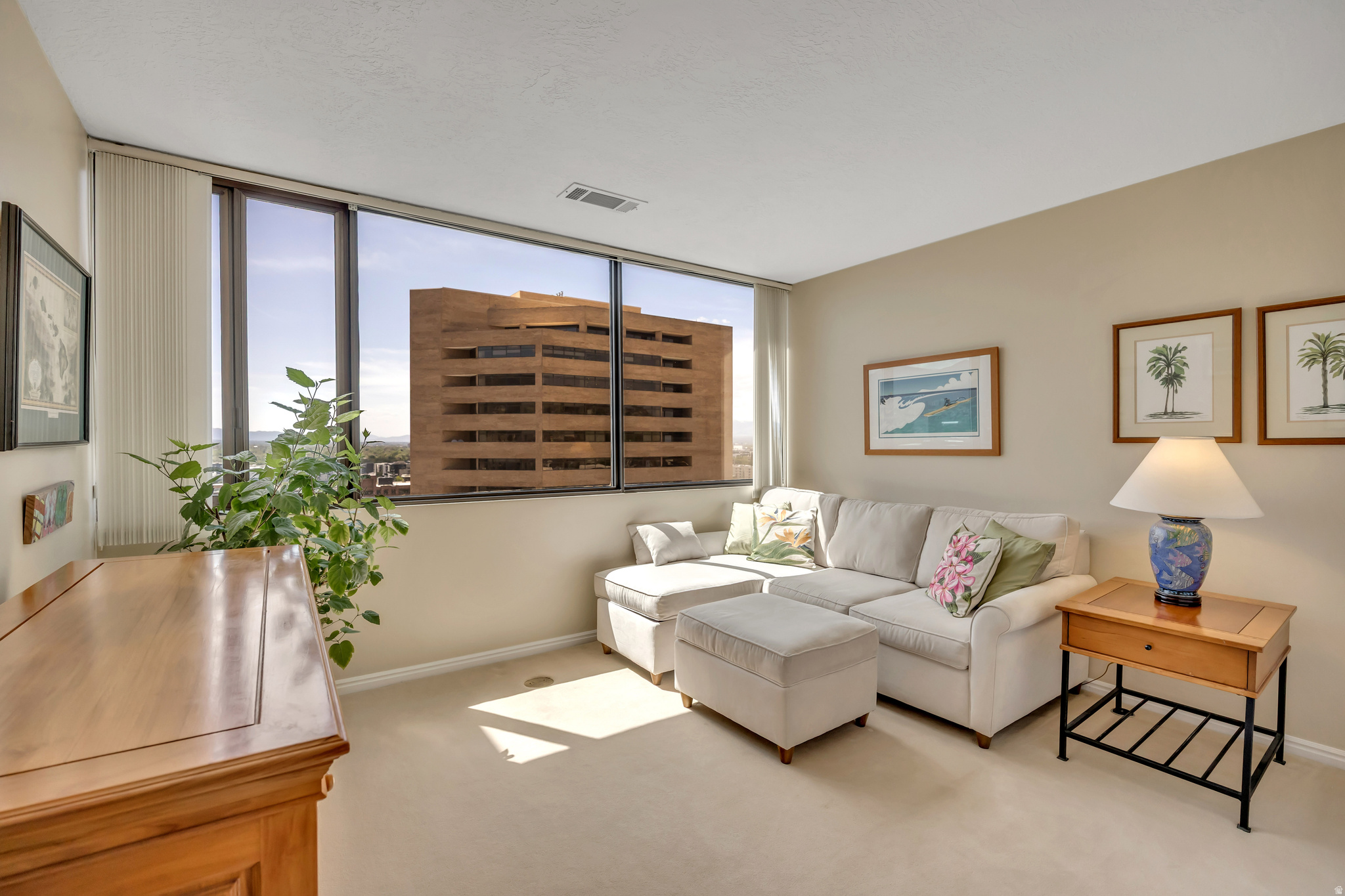 GOVERNORS PLAZA - Residential