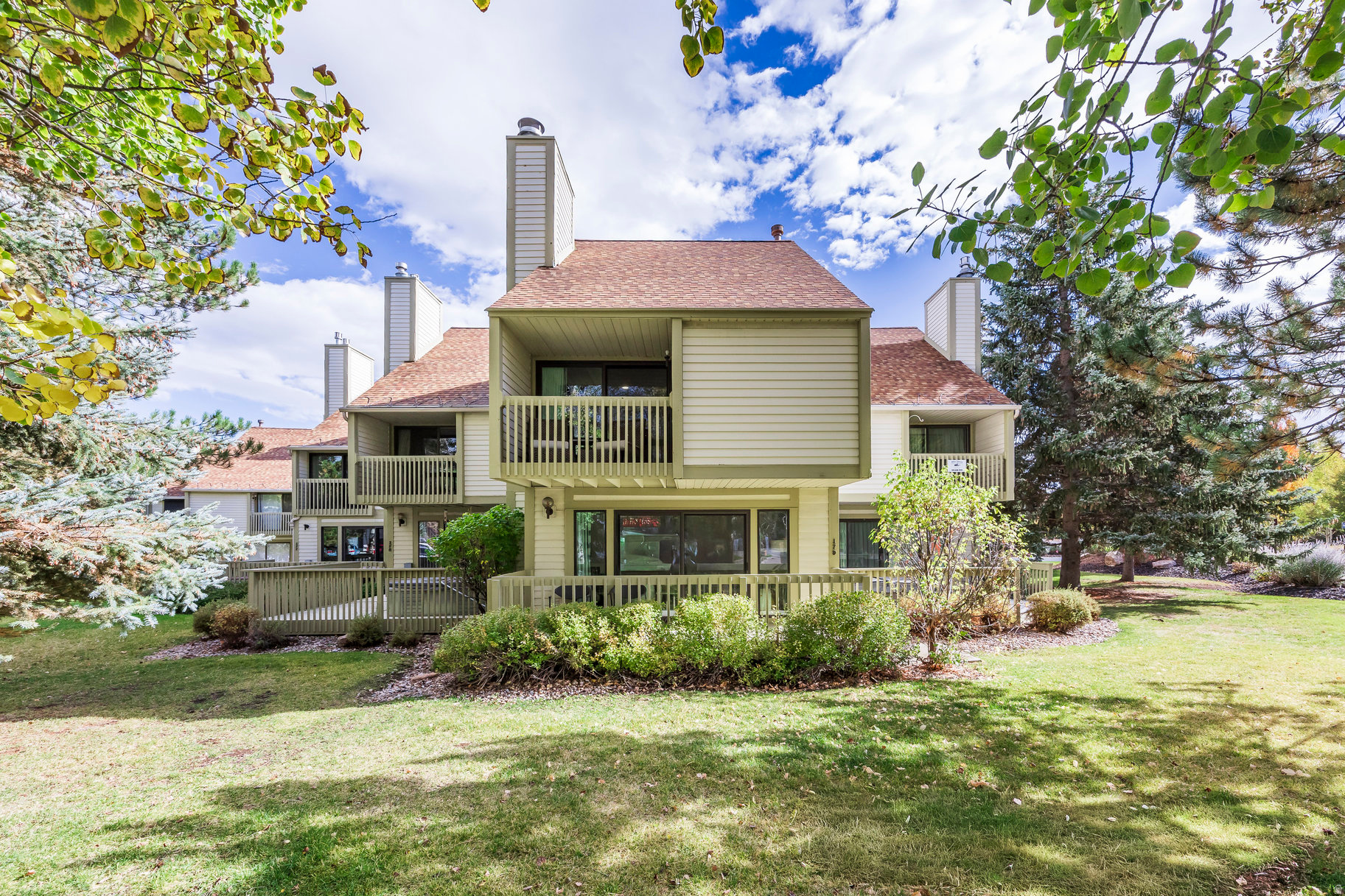 RACQUET CLUB VILLAGE SUB - Residential