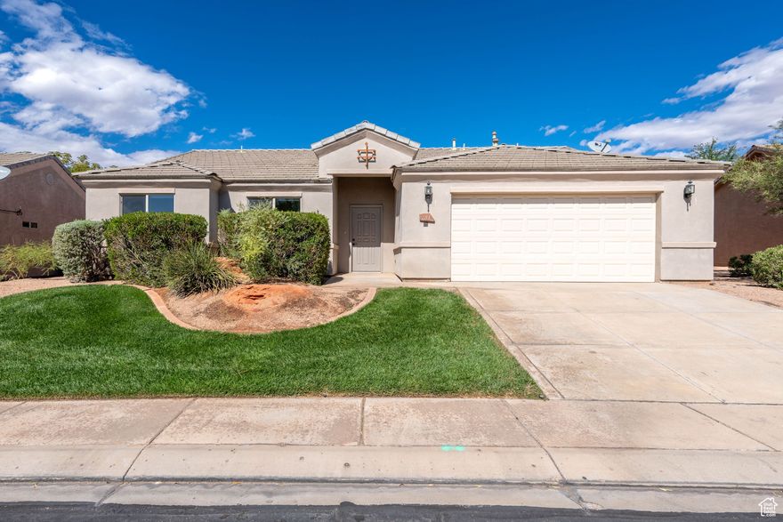 Welcome to this beautiful home in Painted Desert. This single-level home offers a seamless layout with 3 beds and 2 baths. Step inside to an open-concept layout filled with natural light. The kitchen features granite countertops, high-end appliances, and ample cabinet space. The primary en-suite is a private retreat, offering a generous walk-in closet and both a separate jetted bathtub and walk-in shower. The sunroom is an exciting feature to keep you connected to the outdoors. Continuing outside, enjoy a well-maintained lot with mature landscaping and charming curb appeal. The community includes access to local amenities such as a swimming pool and hot tub. Located in a convenient location towards south River Road, close to schools, dining, shopping, and recreation.