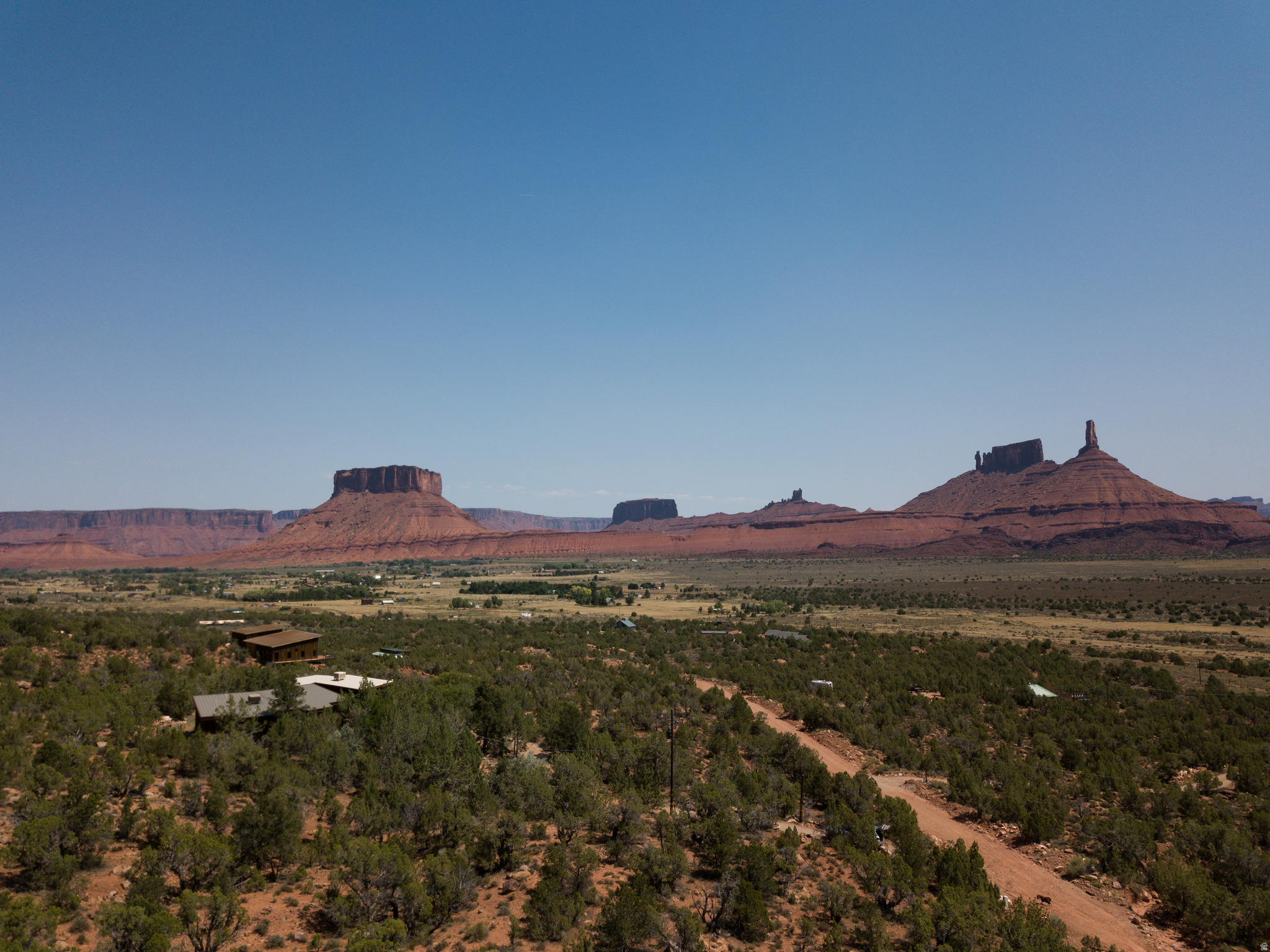 CASTLE VALLEY RIVER RANCHOS - Land