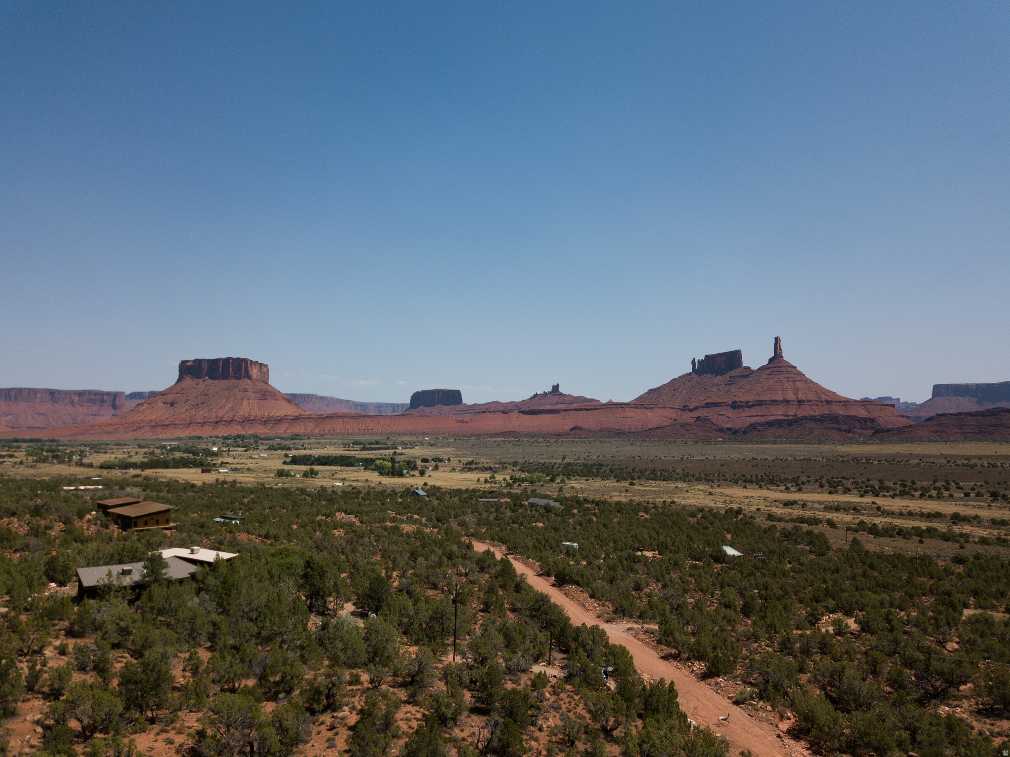 CASTLE VALLEY RIVER RANCHOS - Land