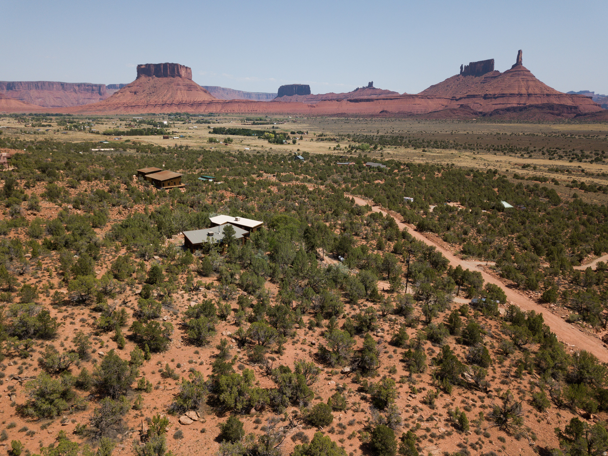 CASTLE VALLEY RIVER RANCHOS - Land