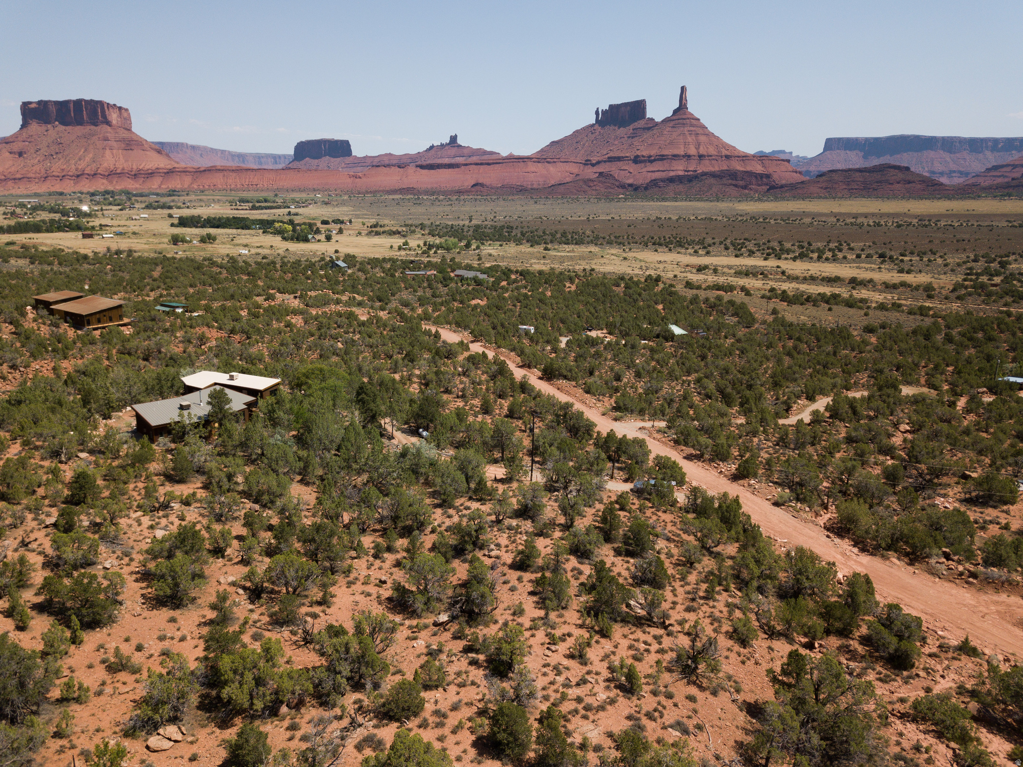 CASTLE VALLEY RIVER RANCHOS - Land