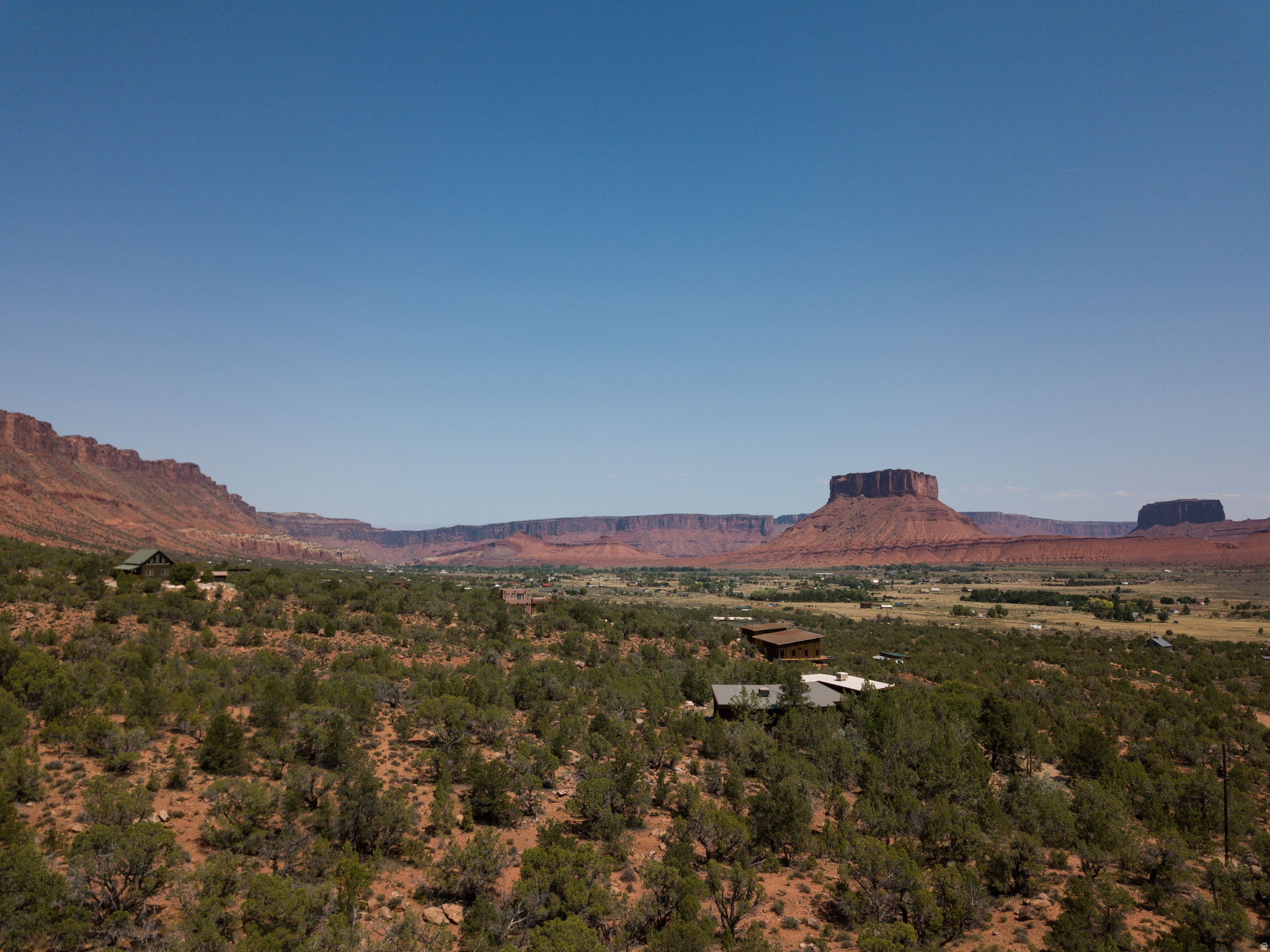 CASTLE VALLEY RIVER RANCHOS - Land