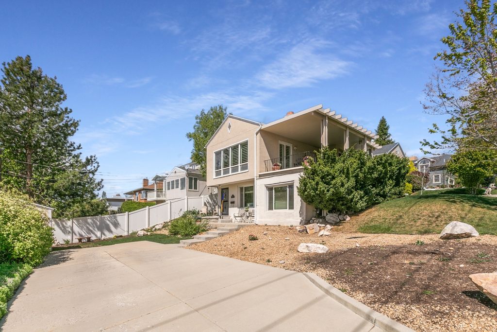 Photo of 585 N F ST, Salt Lake City, UT 84103 (MLS # 2153269)