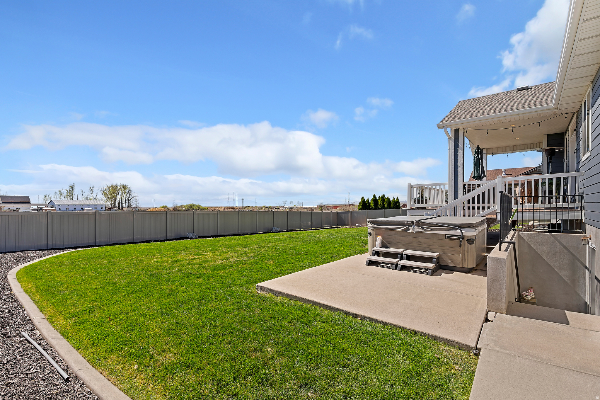 SUNSET EQUESTRIAN - Residential