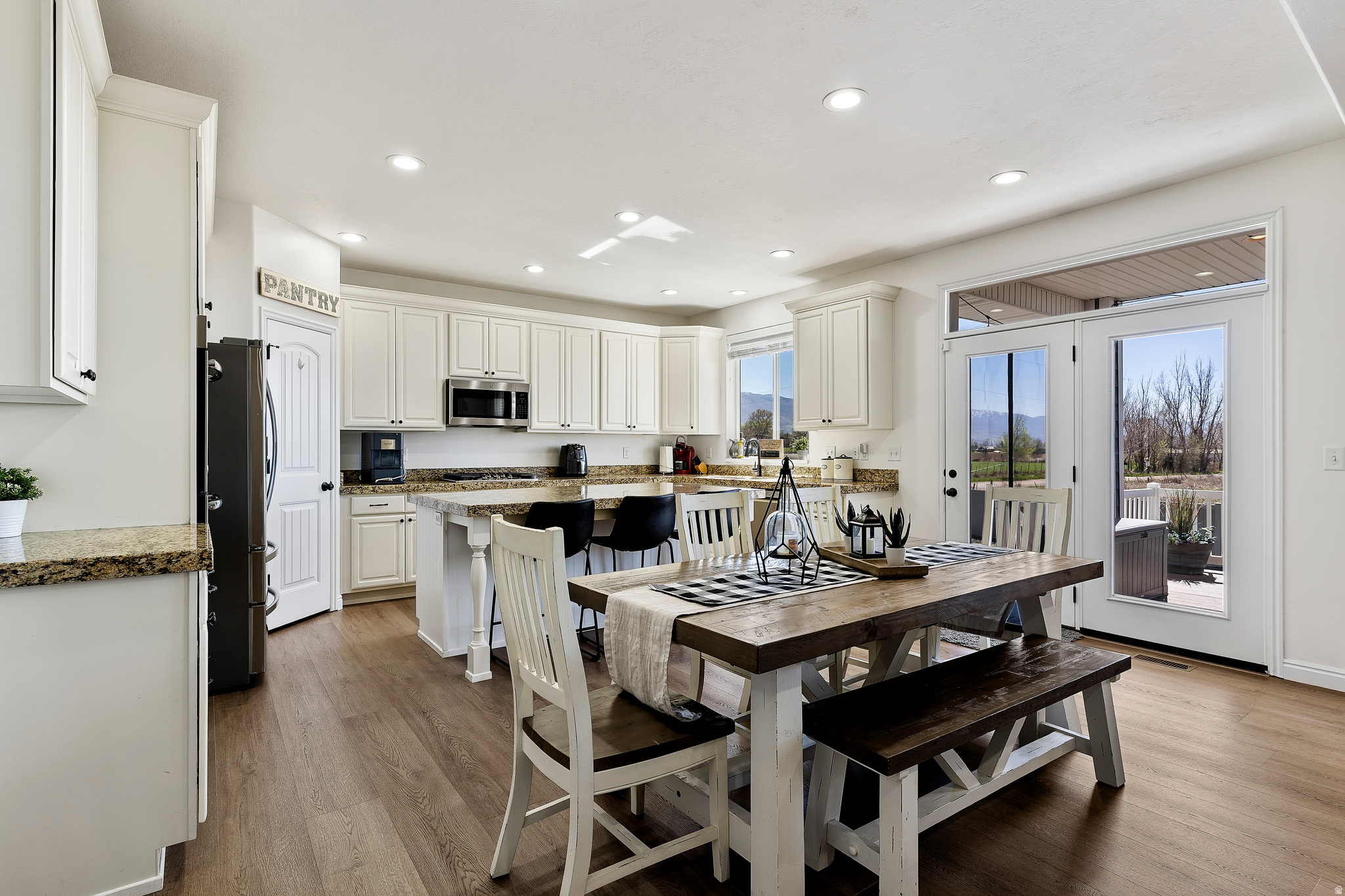 SUNSET EQUESTRIAN - Residential