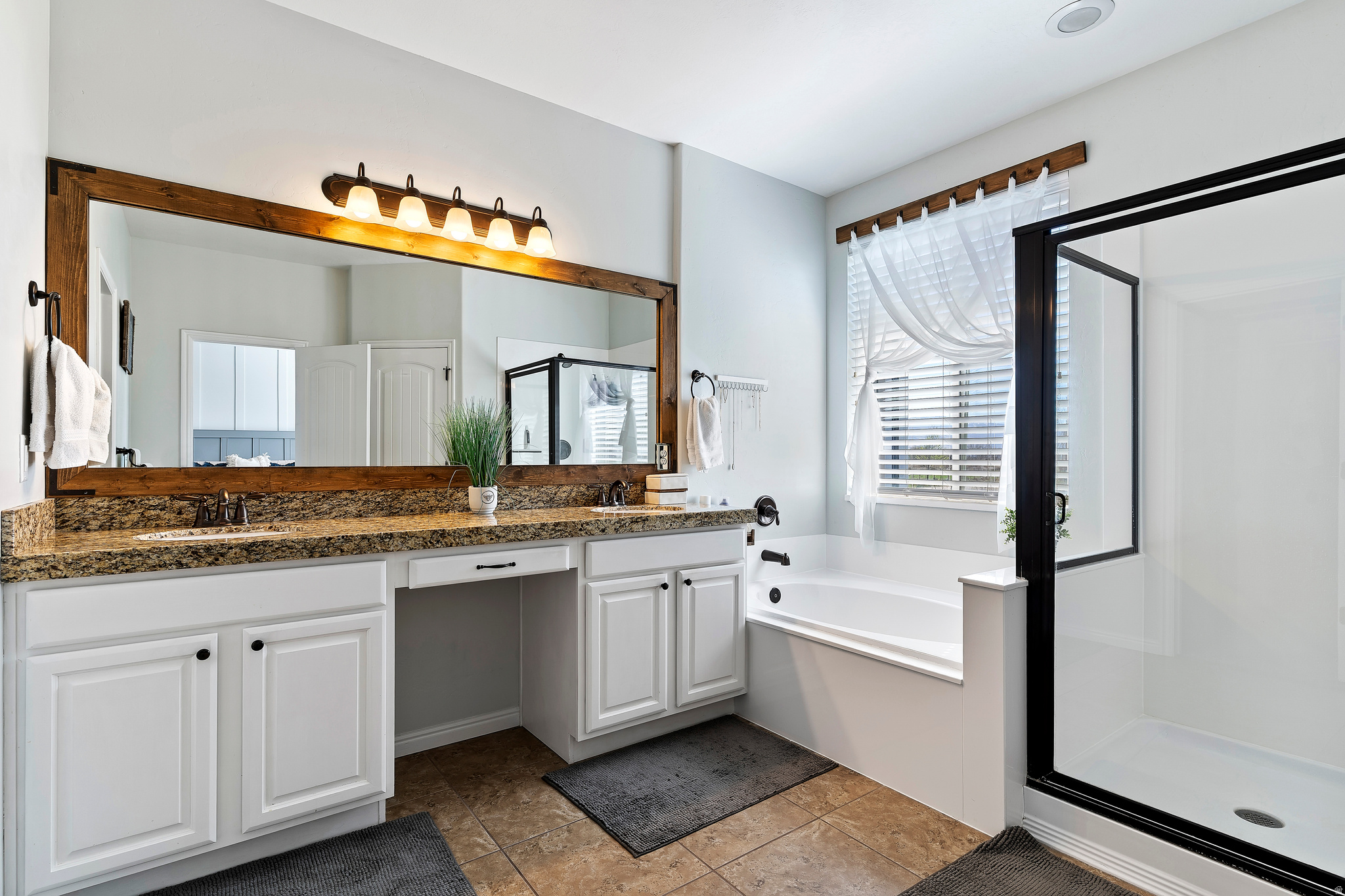 SUNSET EQUESTRIAN - Residential