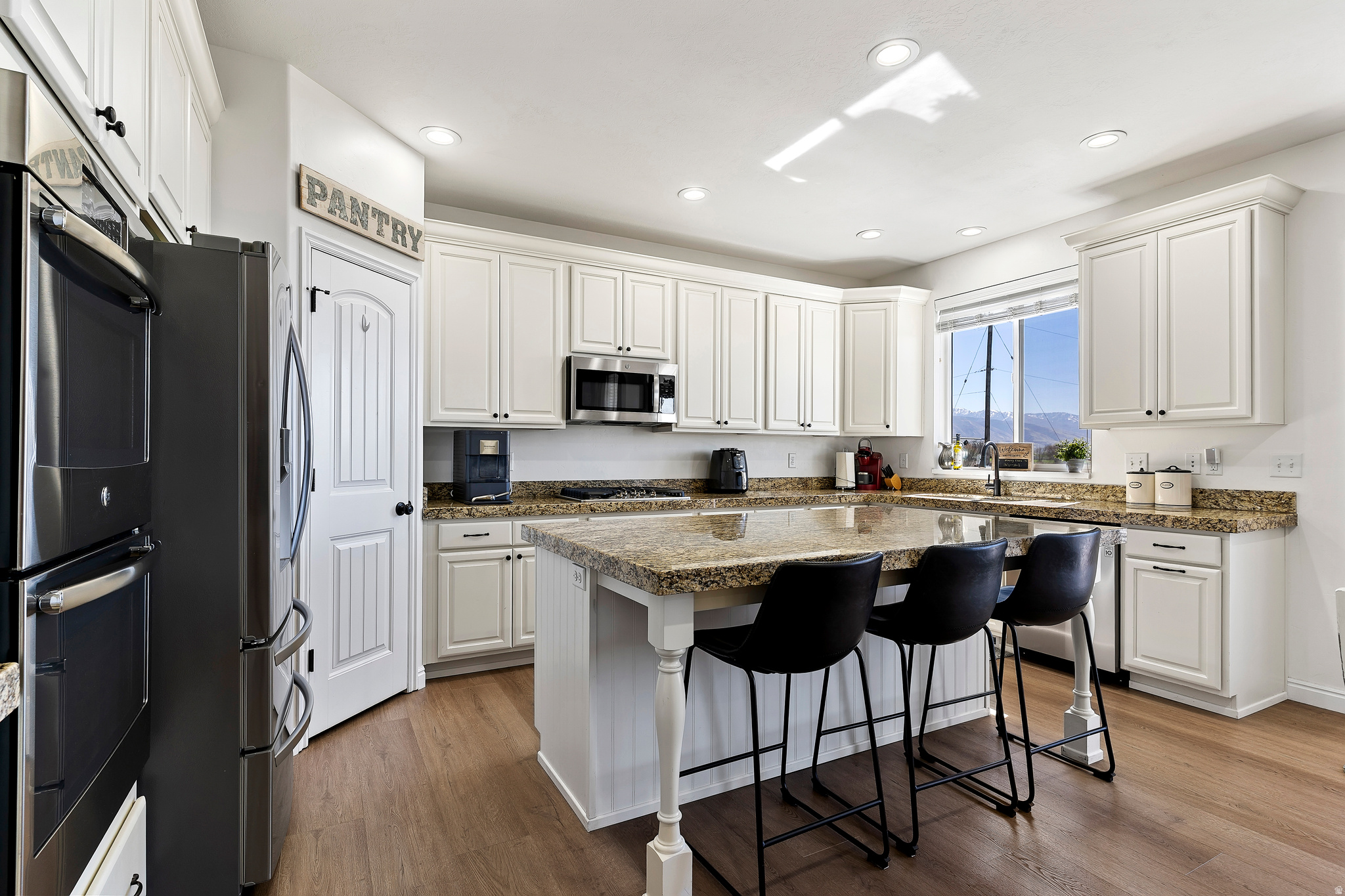 SUNSET EQUESTRIAN - Residential