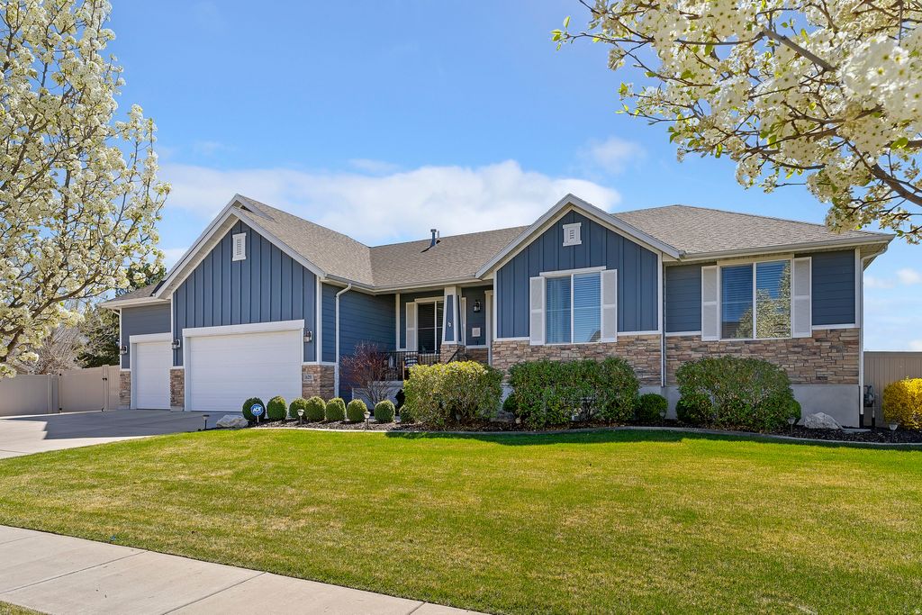 Photo of 629 MARE DR, Kaysville, UT 84037 (MLS # 2146585)