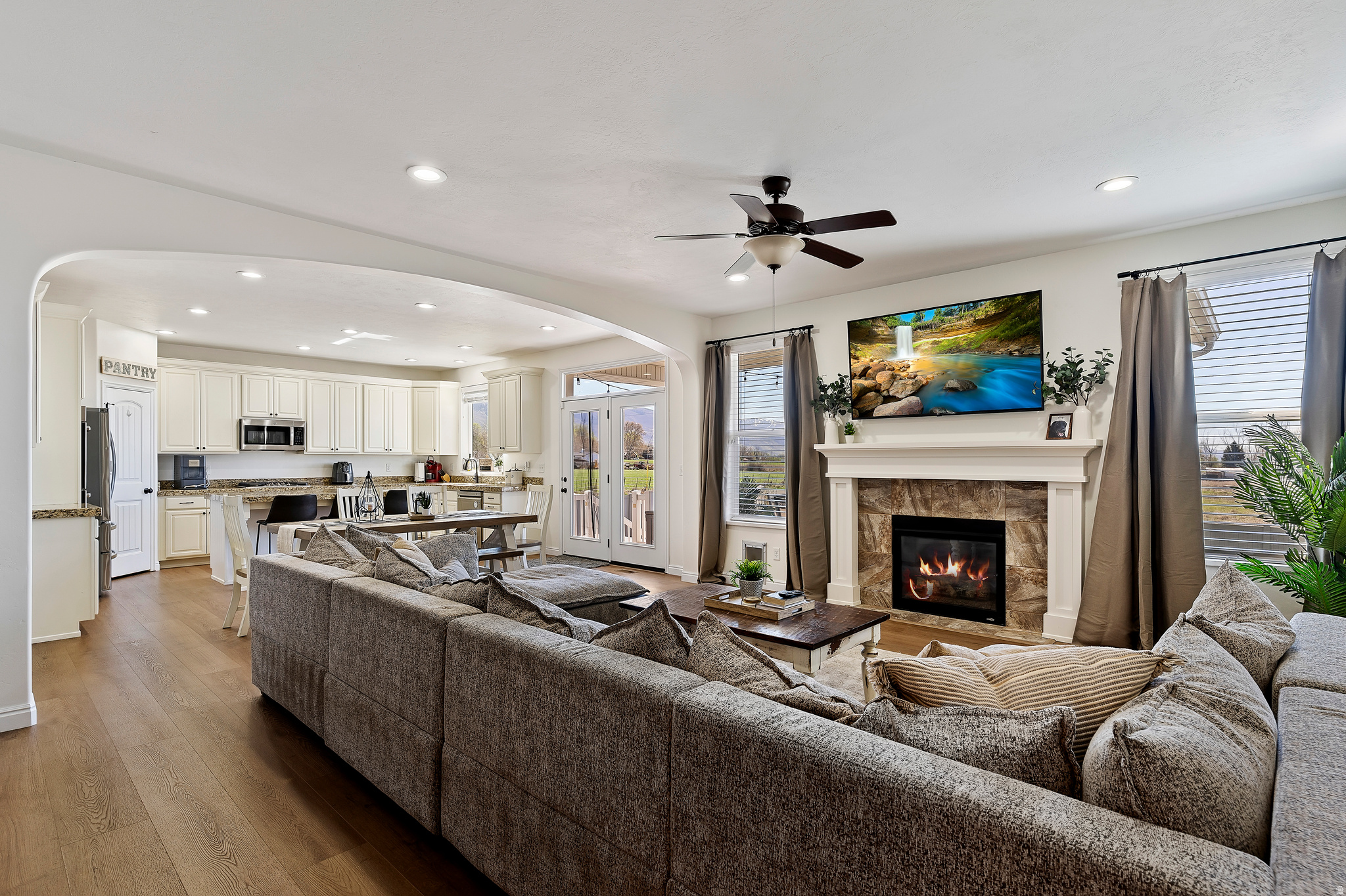 SUNSET EQUESTRIAN - Residential