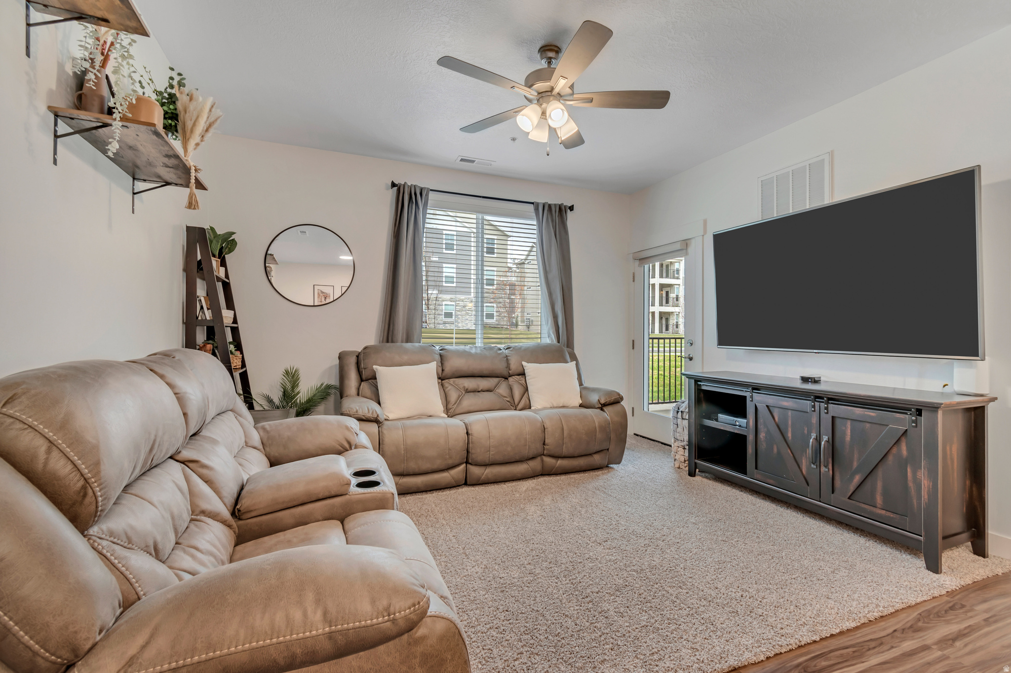 MOUNTAIN RIDGE - Residential