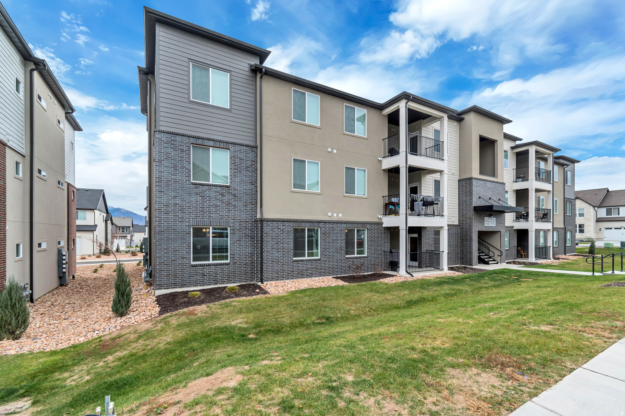 MOUNTAIN RIDGE - Residential