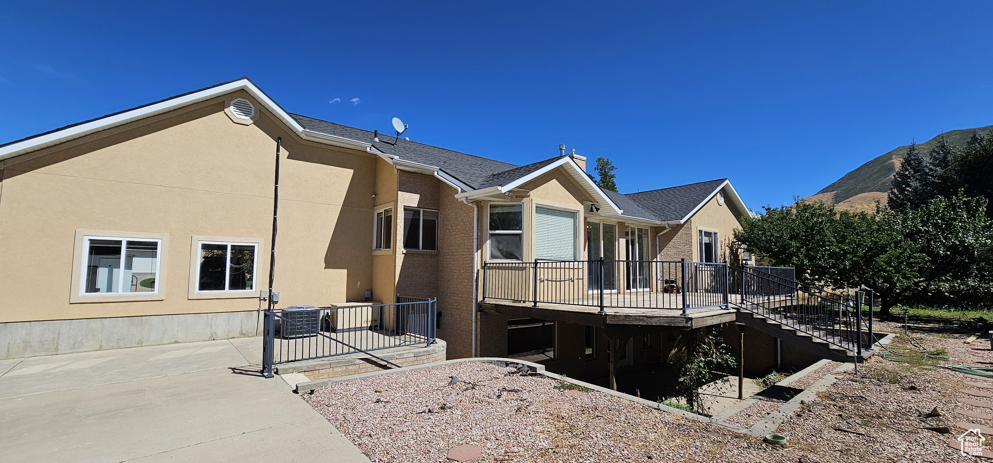 MOUNTAIN VIEW - Residential
