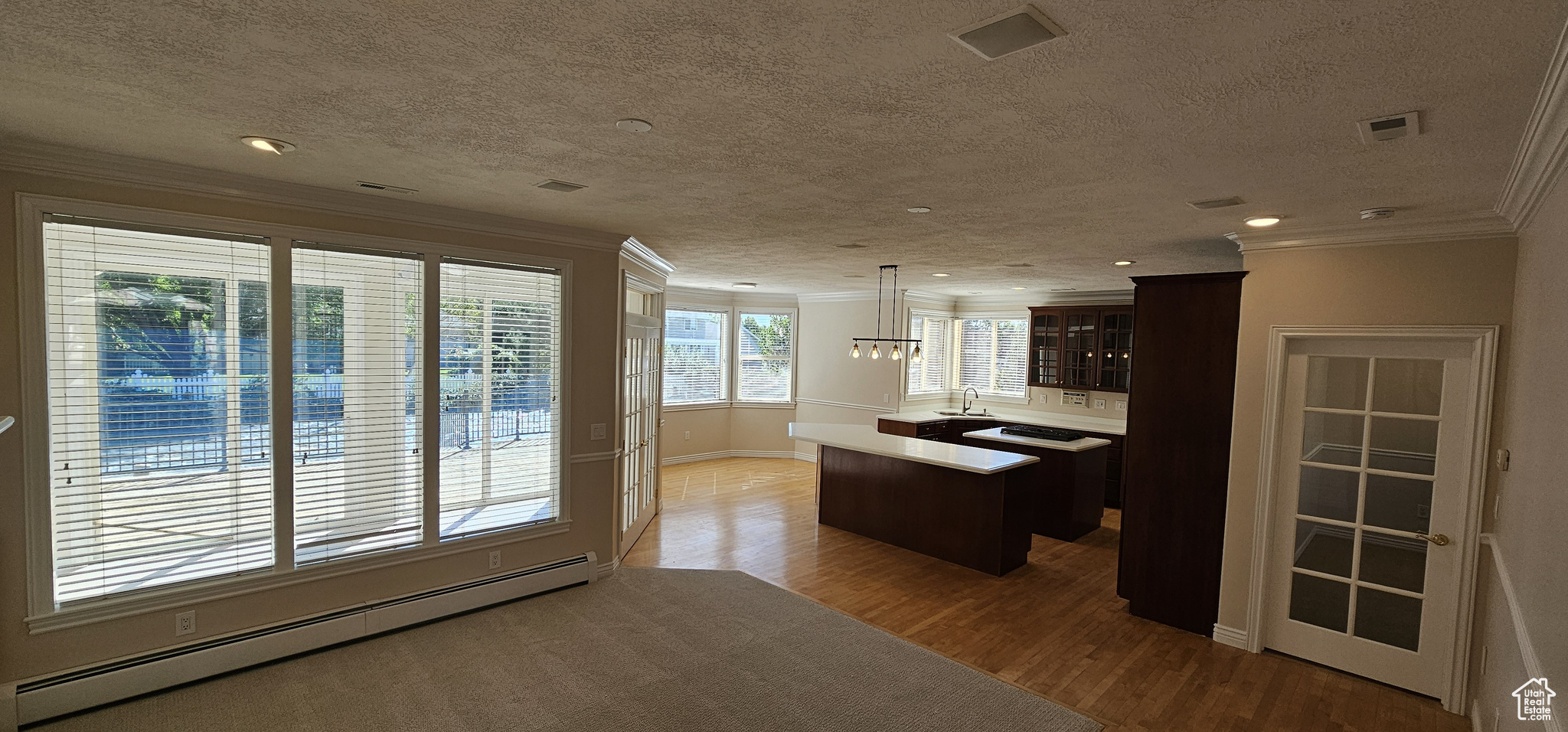 MOUNTAIN VIEW - Residential