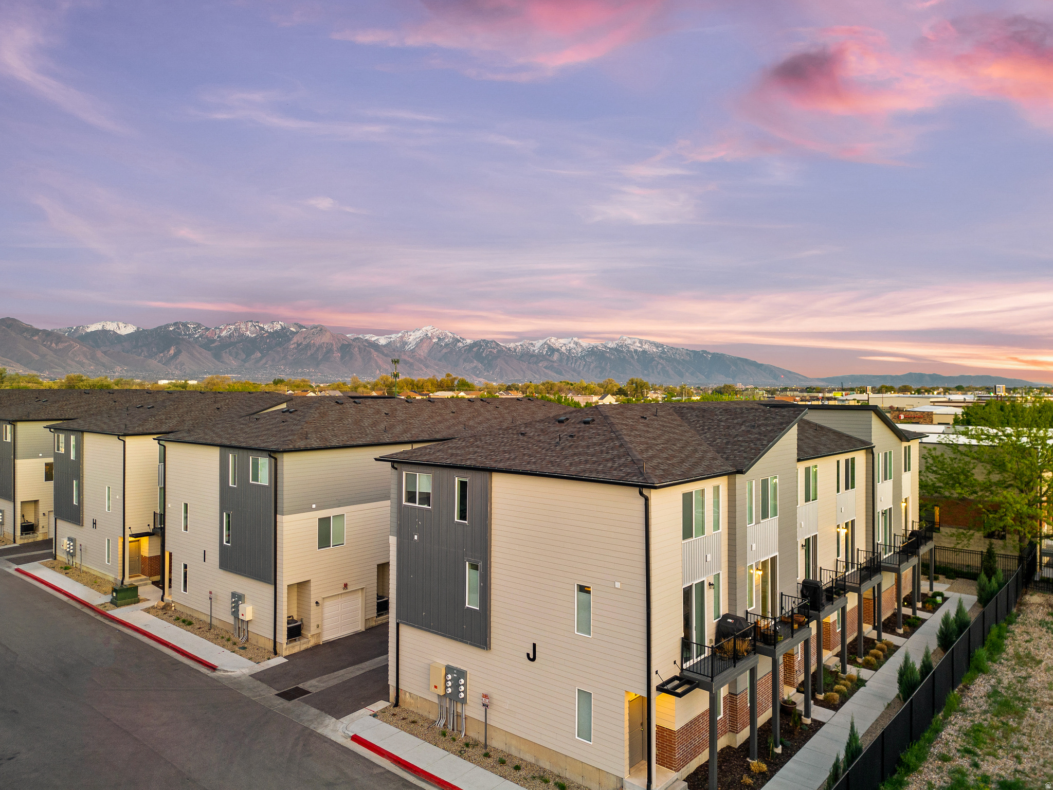 DAWSON PLACE - Residential